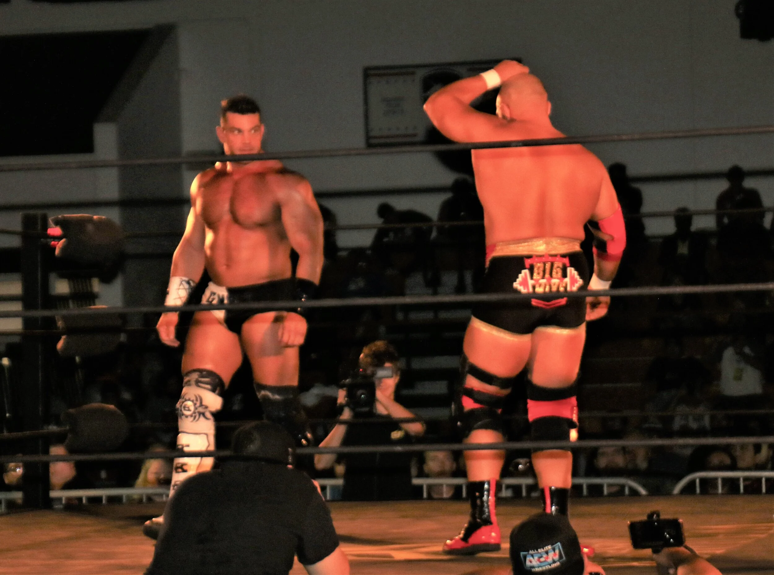 Brian Cage, left, successfully defended his Warrior Wresting Championship against Michael Elgin at Warrior Wrestling 6 on Sunday, Sept. 1. (Photo by Mike Pankow)