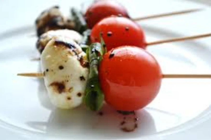 caprese+salad+skewers.jpeg