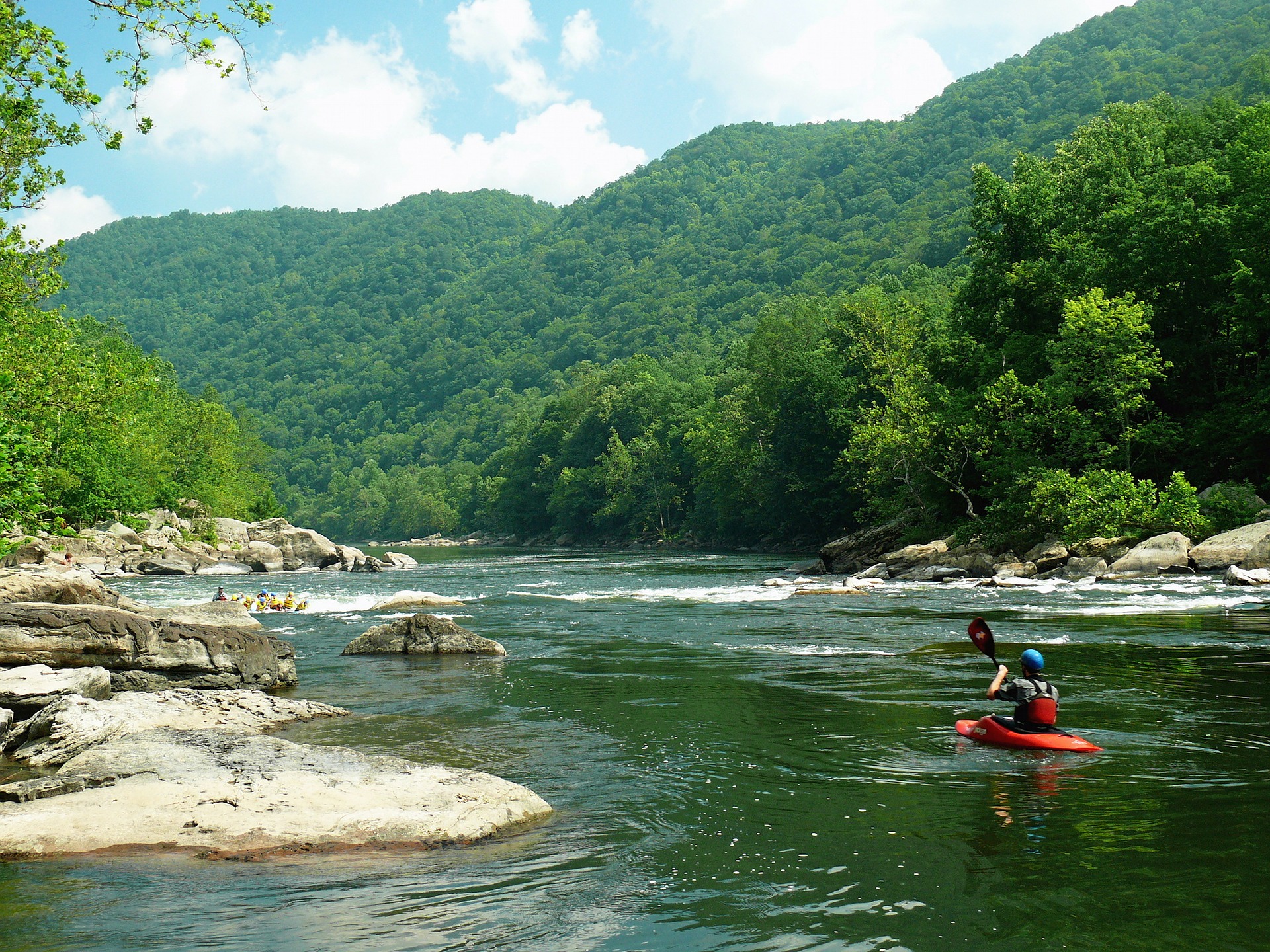 new-river-71468_1920.jpg
