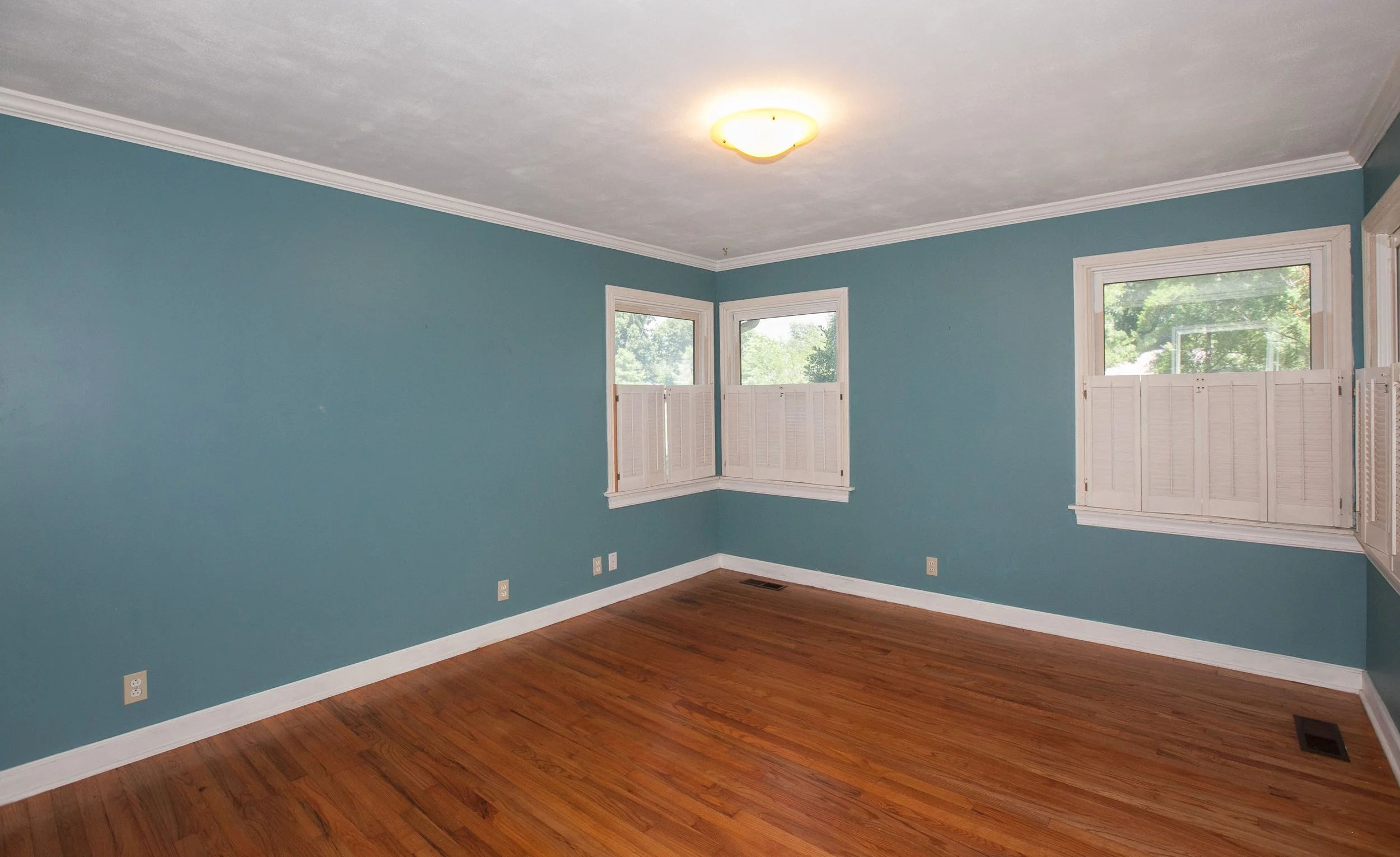 5512 Newport-21-min.jpg