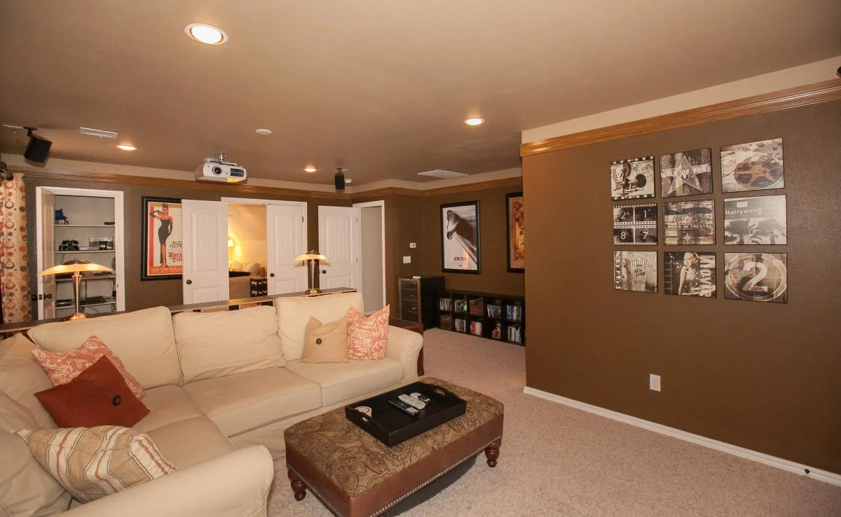 18506 E 46th-25.jpg