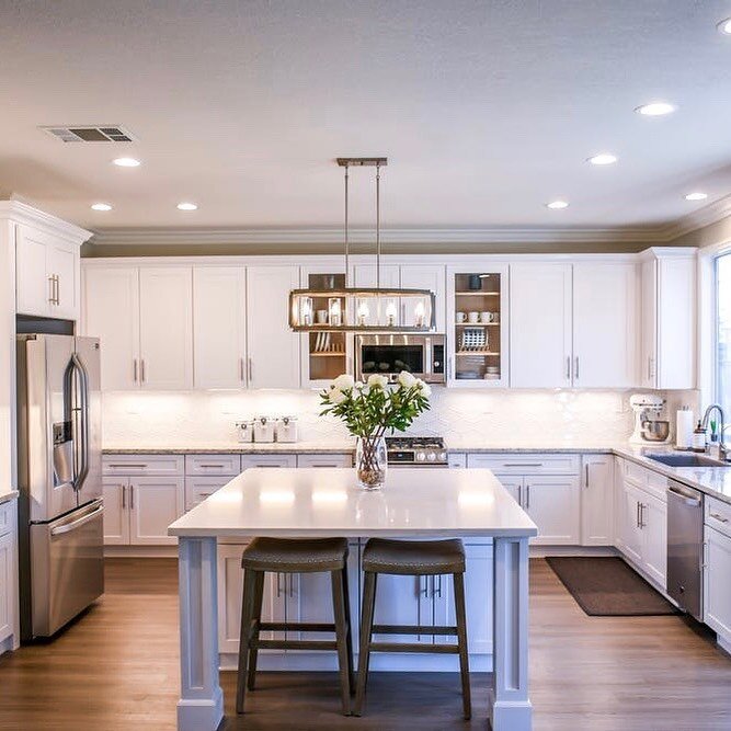 📸 The perfect home - the perfect kitchen. #fywh #cindyhenderson
.
.
.
.
#realestate #realestateagent #realtor #realty #forsale #broker #newhome #househunting #oklahoma #tulsa #property #listing #curbappeal #justlisted #dreamhome #luxury #exclusive #