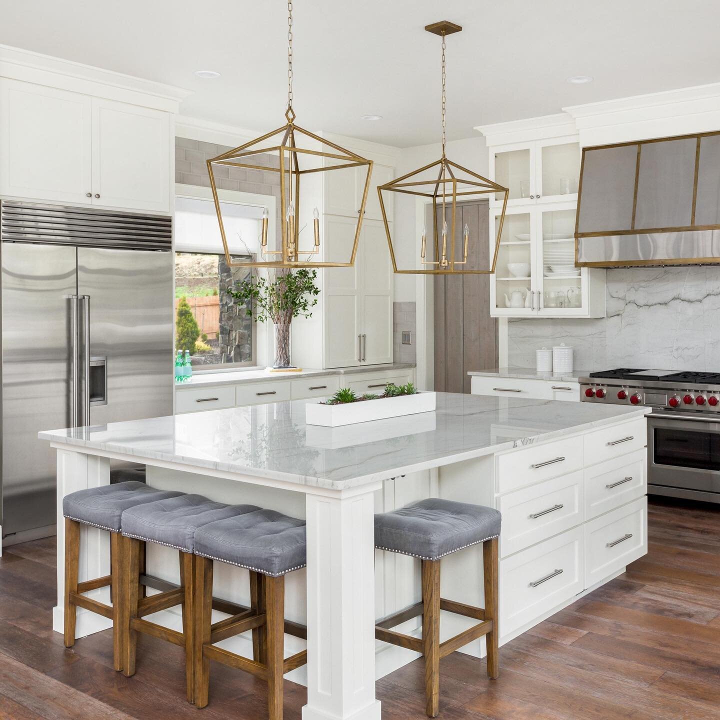 📷 Your dream home: modern, bright kitchen. #fywh #cindyhenderson
.
.
.
.
#realestate #realestateagent #realtor #realty #forsale #broker #newhome #househunting #oklahoma #tulsa #property #listing #curbappeal #justlisted #dreamhome #luxury #exclusive 