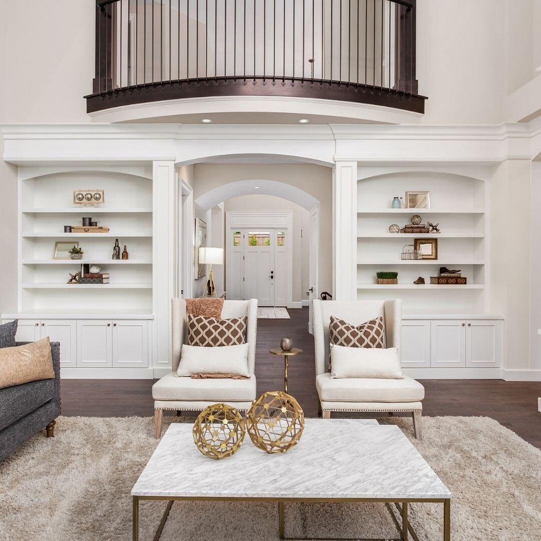 📷 Your dream home: designer living area. #fywh #cindyhenderson
.
.
.
.
#realestate #realestateagent #realtor #realty #forsale #broker #newhome #househunting #oklahoma #tulsa #property #listing #curbappeal #photooftheday #dreamhome #luxury #exclusive