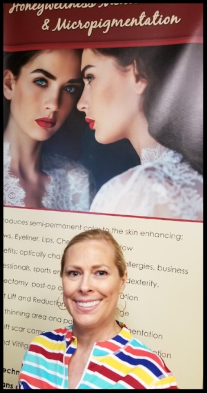 Eyeliner, Brows and Lips Having Lisa Honeywell do my semi-permanent make-up has been the best decision of my life. I'm a busy flight attendant and I don't have a lot of time to get ready. When I'm working I get tons of compliments and have more time to enjoy life. Stacy