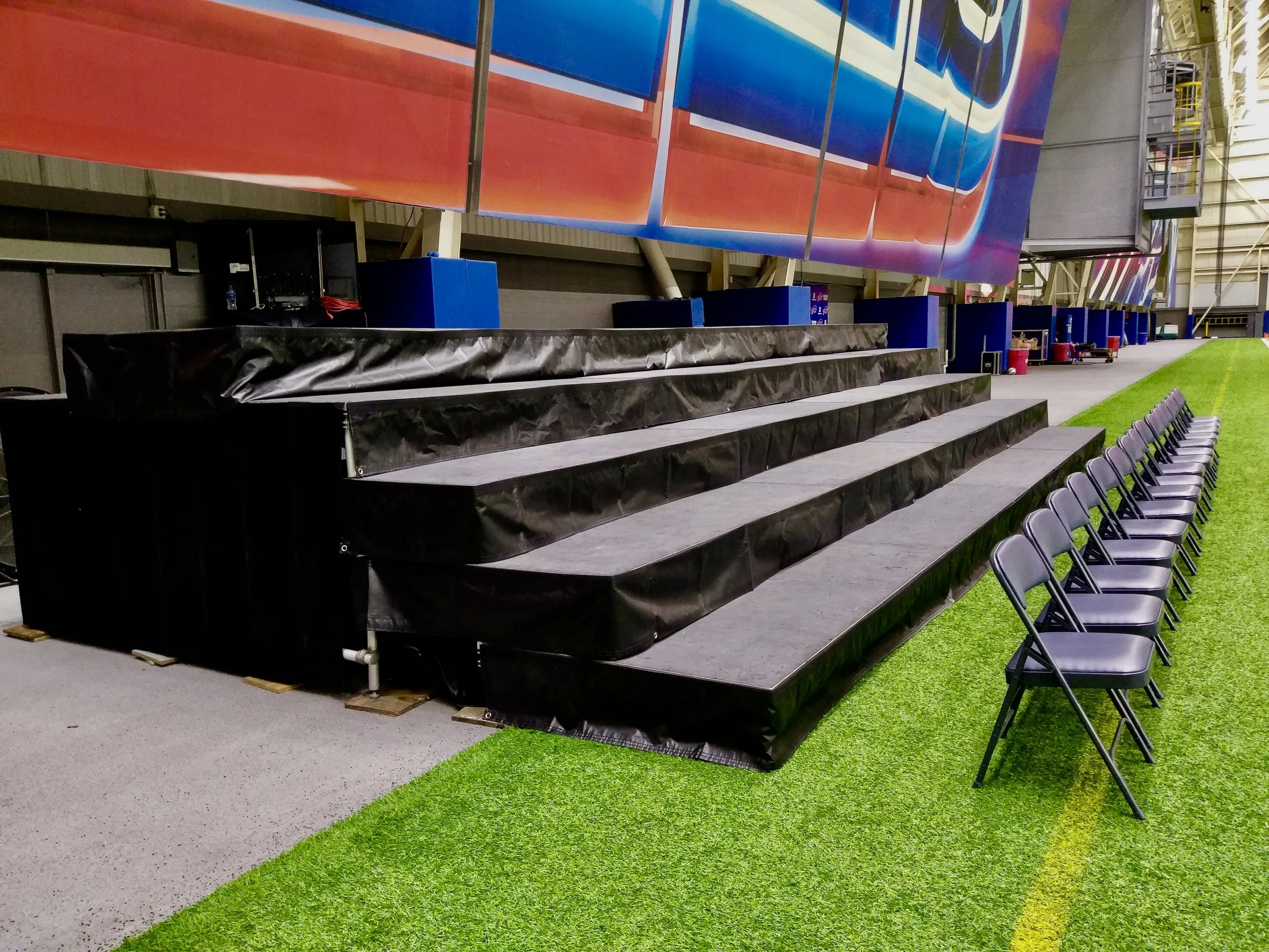 photocredit:Jake Williams Risers for Buffalo Bills Team Photo