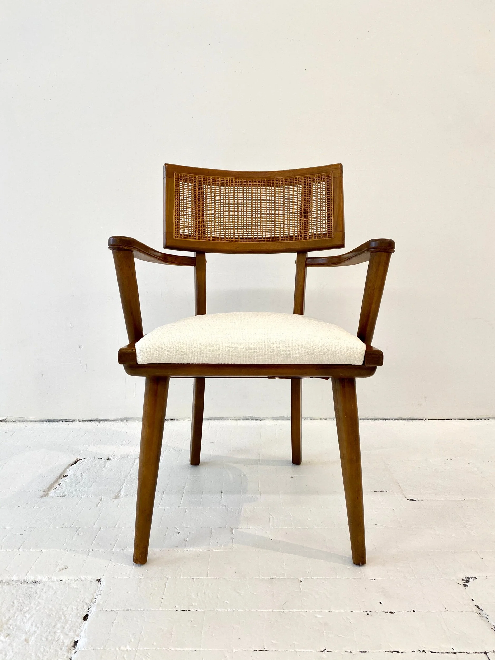 E0C09B17-1ED5-4486-BD42-195C0C795181