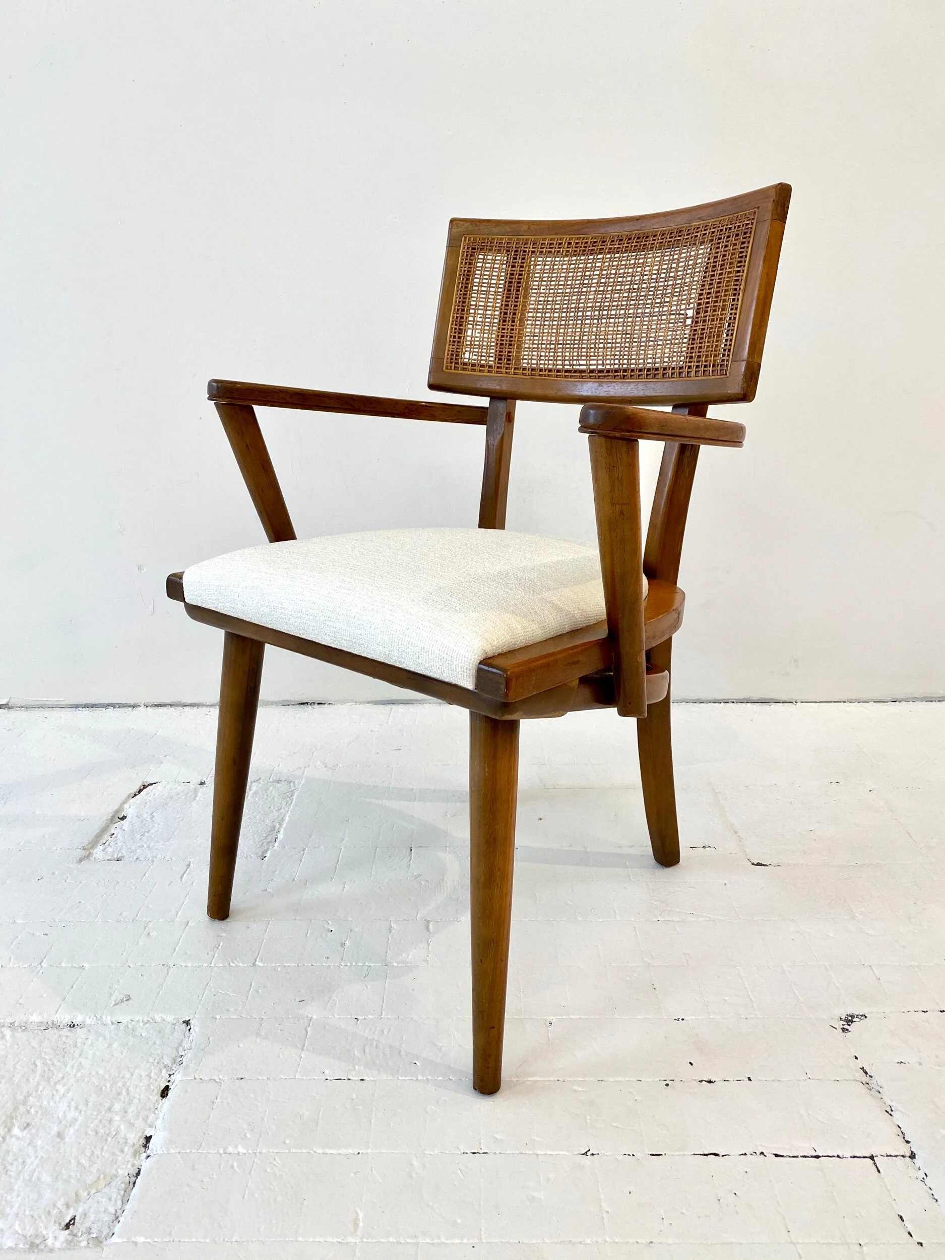 E19BFBAF-E7AC-4AF8-83C5-986CD02E7AA9