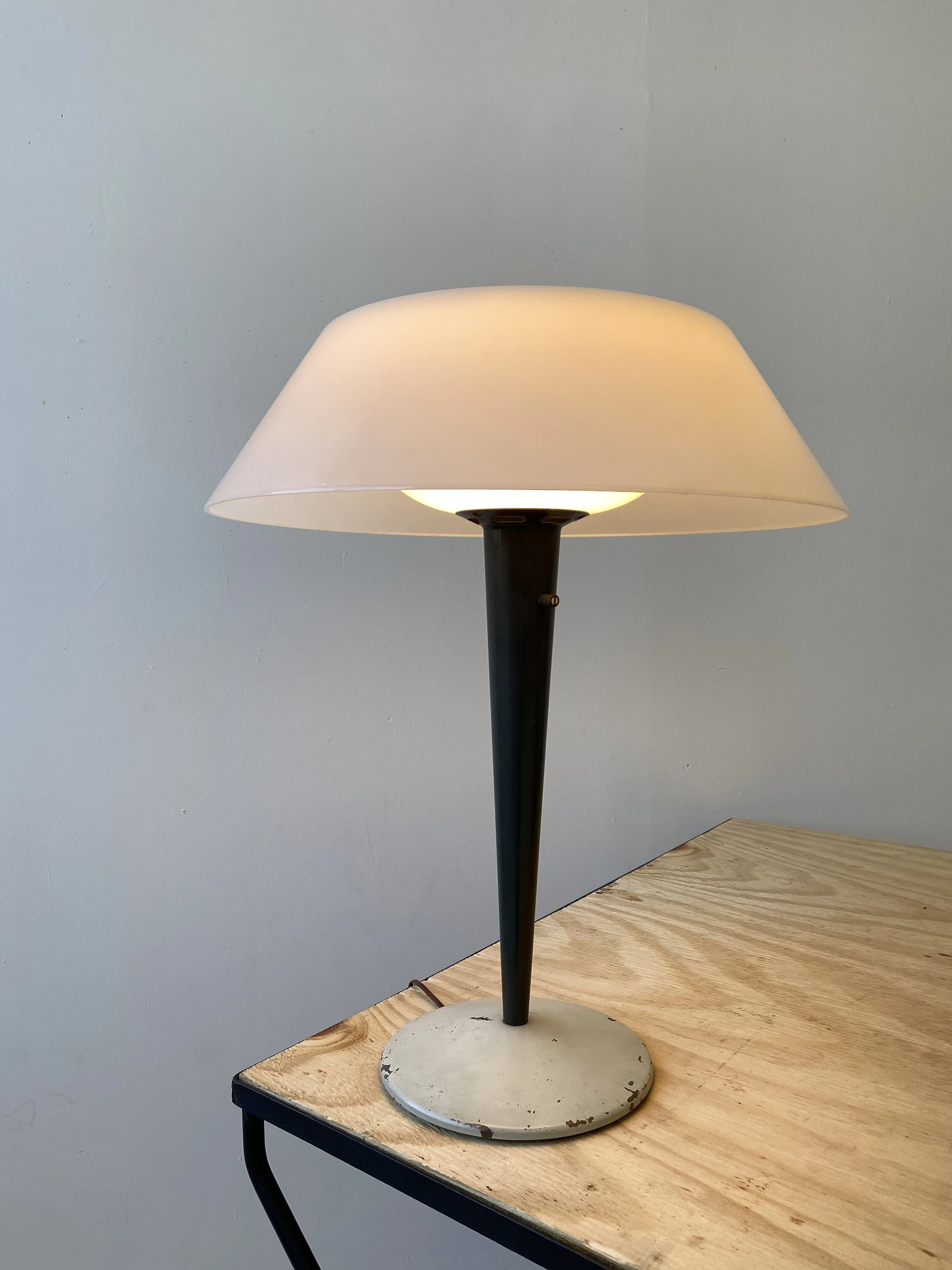 Vintage Gerald Thurston for Lightolier Table Lamp, Circa 1960s