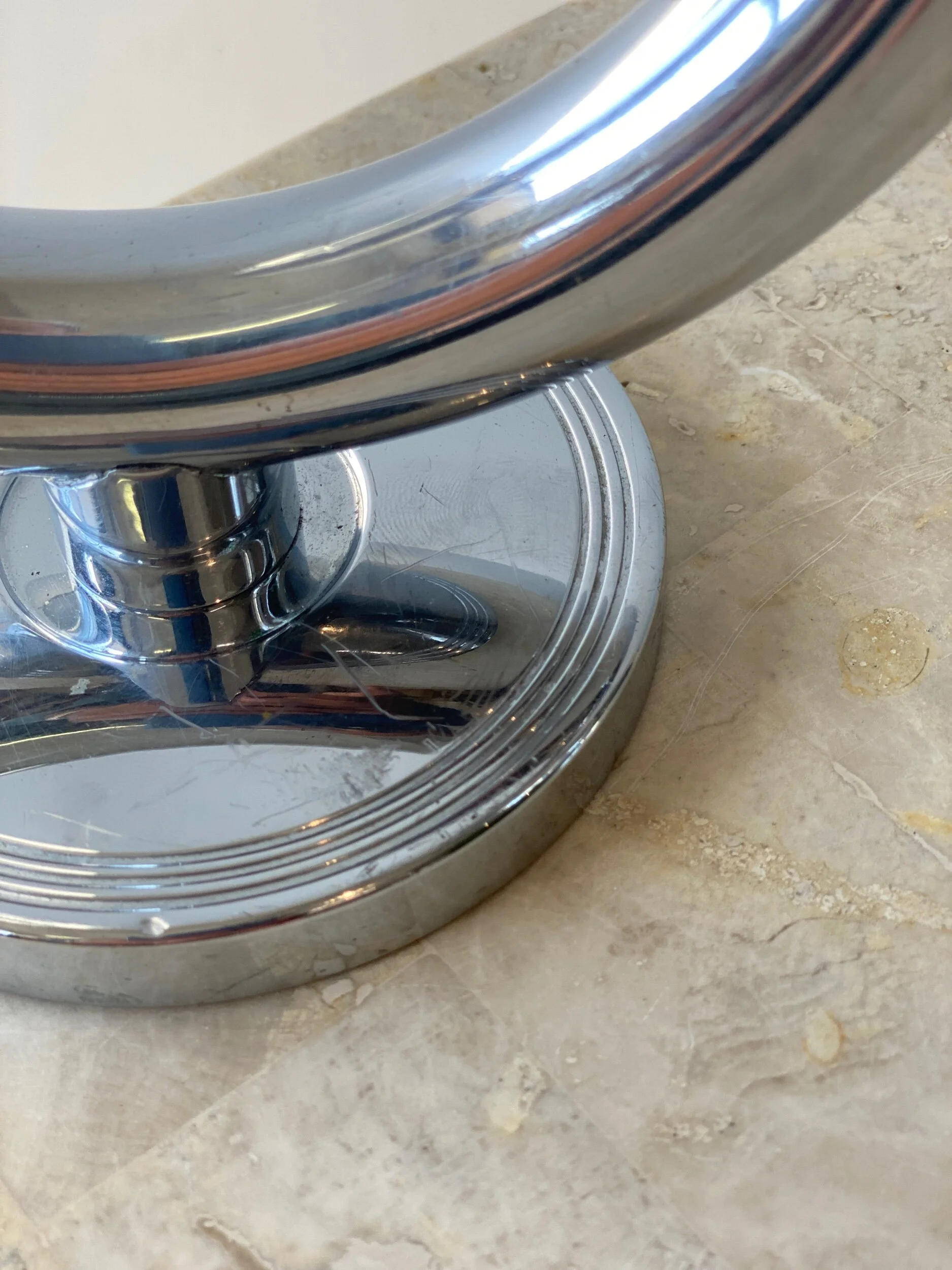 39EAB5E7-FC7D-4B55-9F9A-46912FE78807