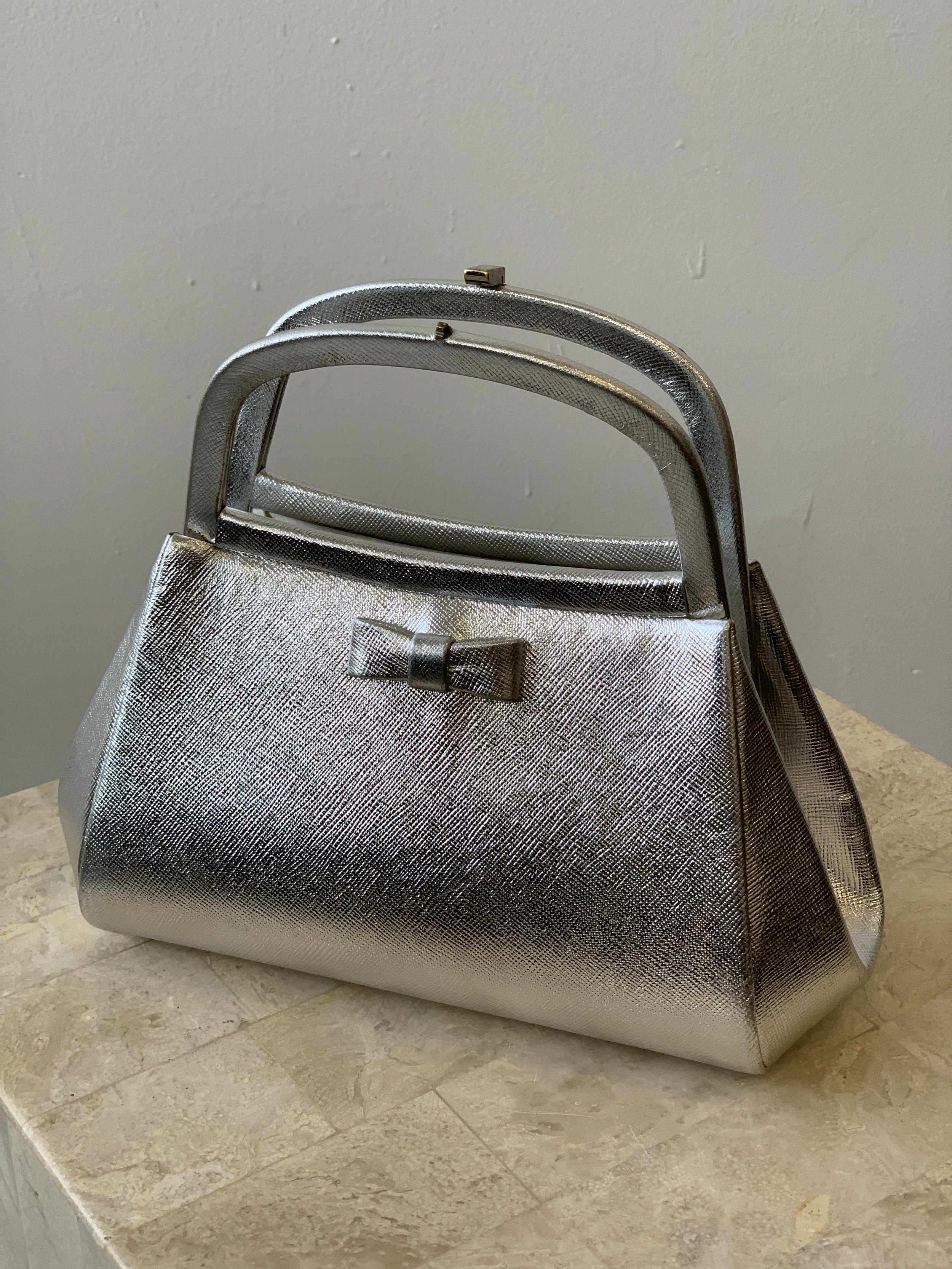 Vintage 70’s Silver Leather Box Purse Handbag w Coronet Change Purse