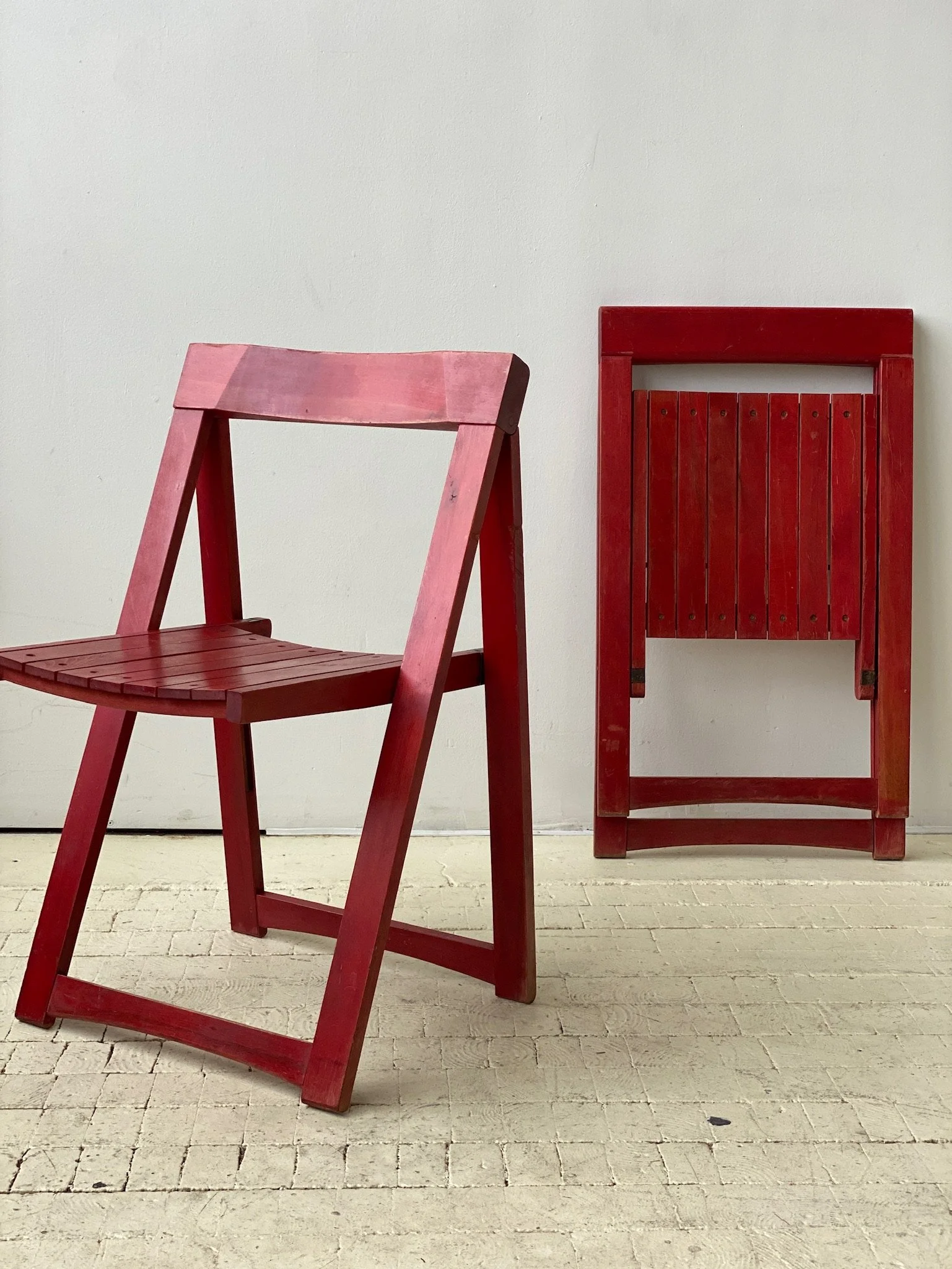 Vintage Red Aniline-Dyed Trieste Slatted Folding Chairs