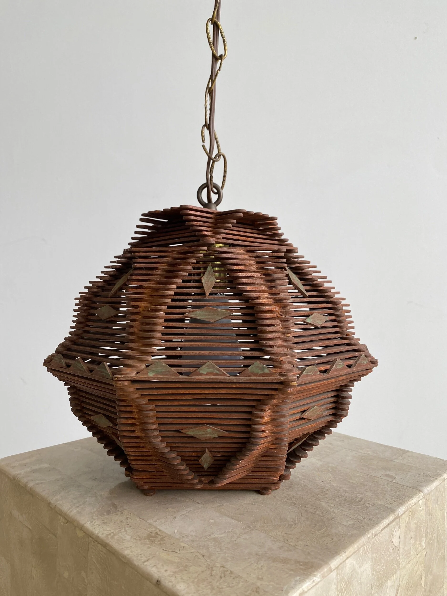 5E8DD6EC-3042-41AA-861C-3440A4752C56