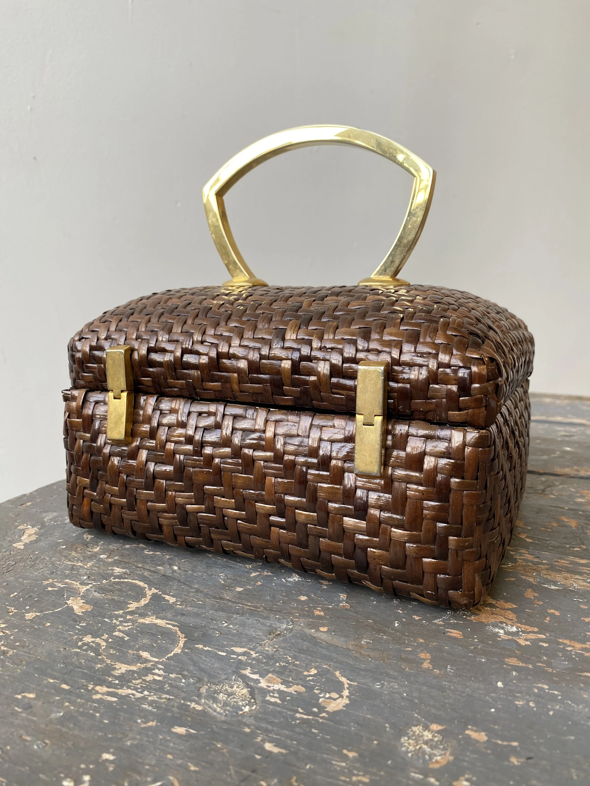 1960s vintage 籠バッグ Vintage Koret Chocolate Lacquered Straw Box Purse, Circa 1950s