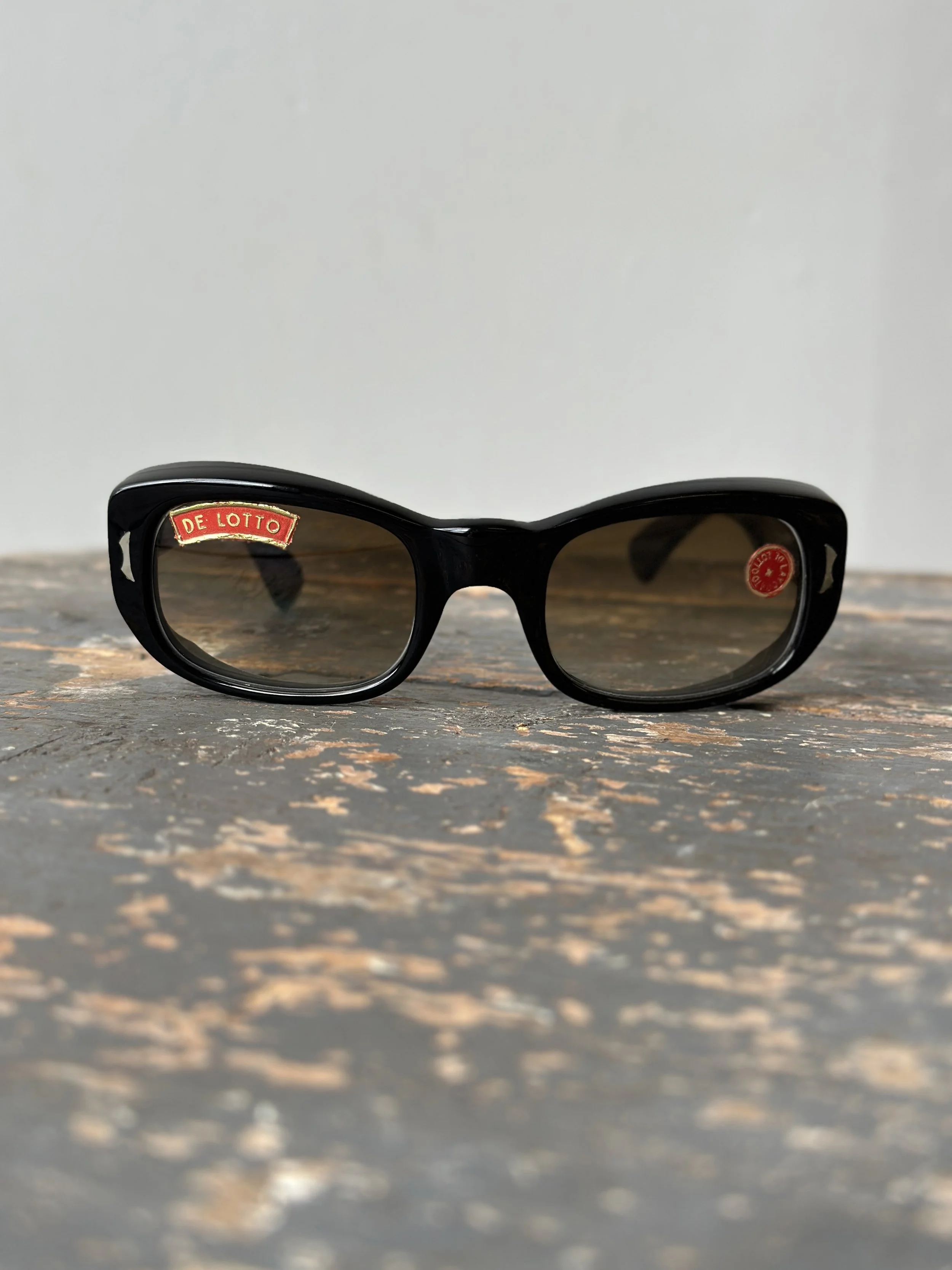 Vintage Deadstock NWT Italian Sunglasses by De Lotto, Circa  display picture 1