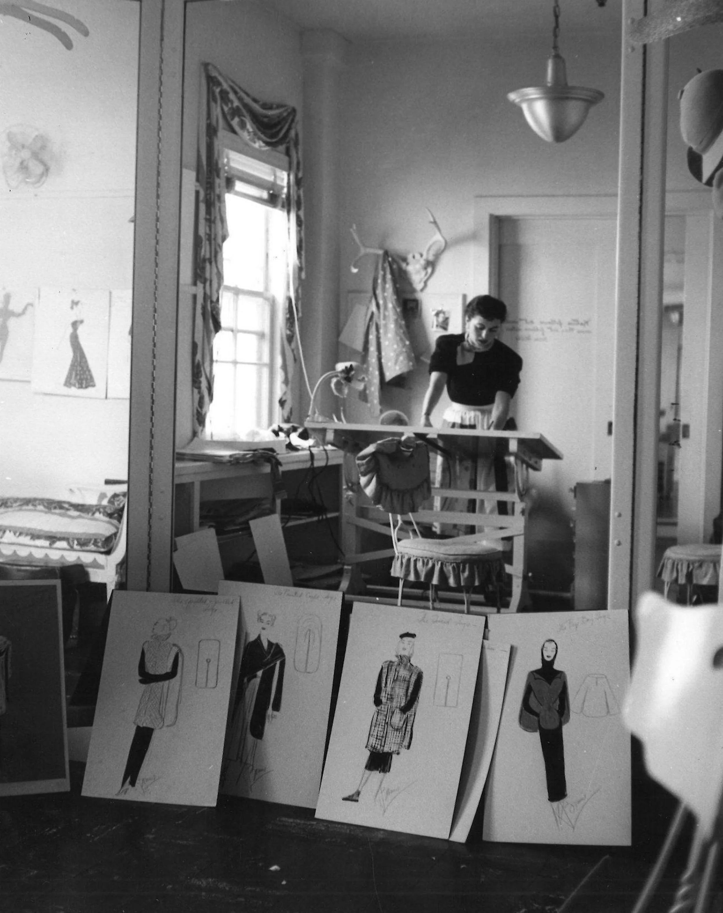 Bonnie-Cashin-at-work-in-her-studio.jpg