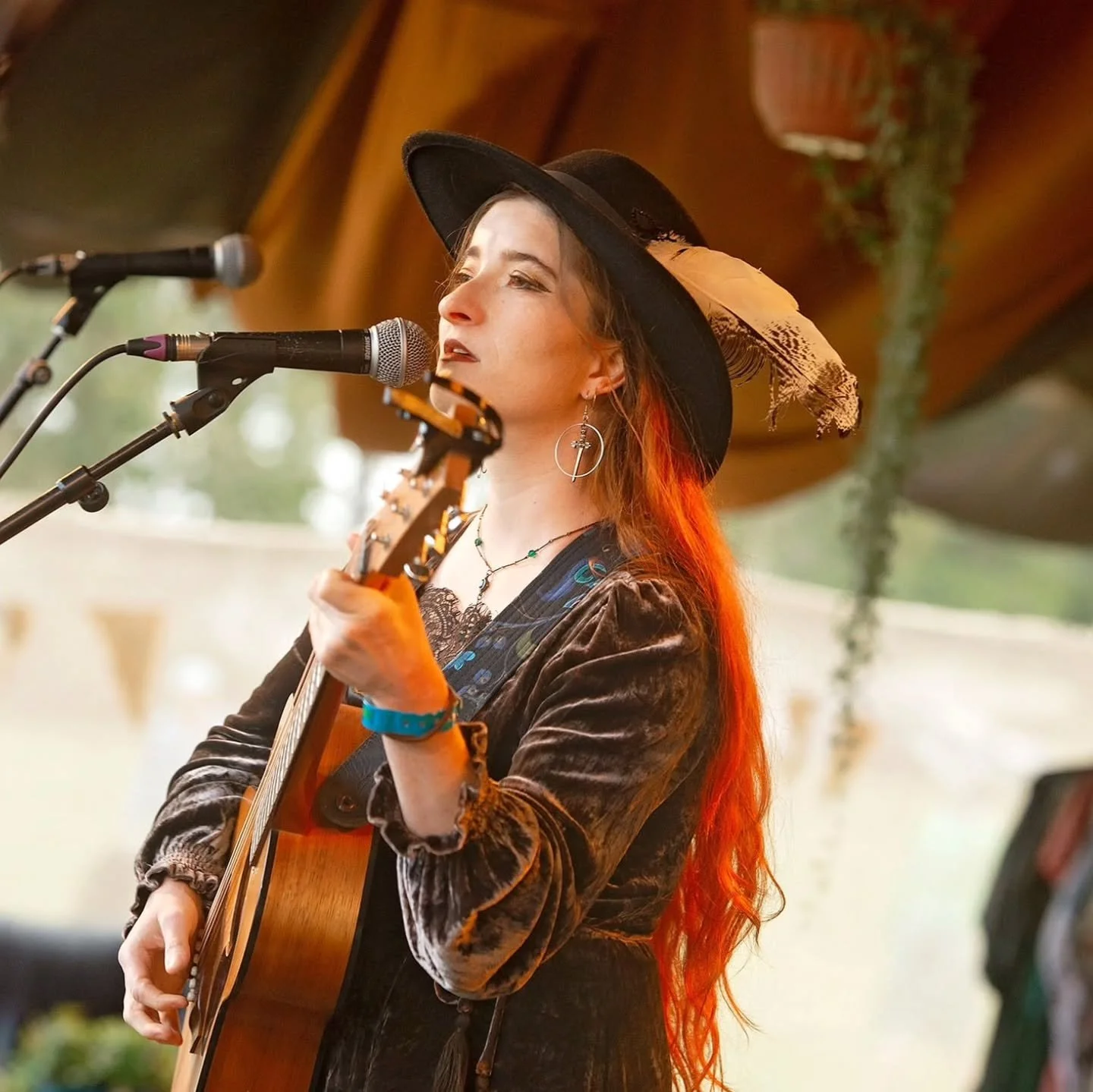 Reminiscing about the magic made at @coondoo_mountain_campout thanks to the gorgeous shots by Shelly M Photography 🌙