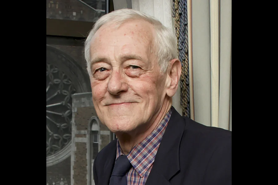 john-mahoney-t.jpg