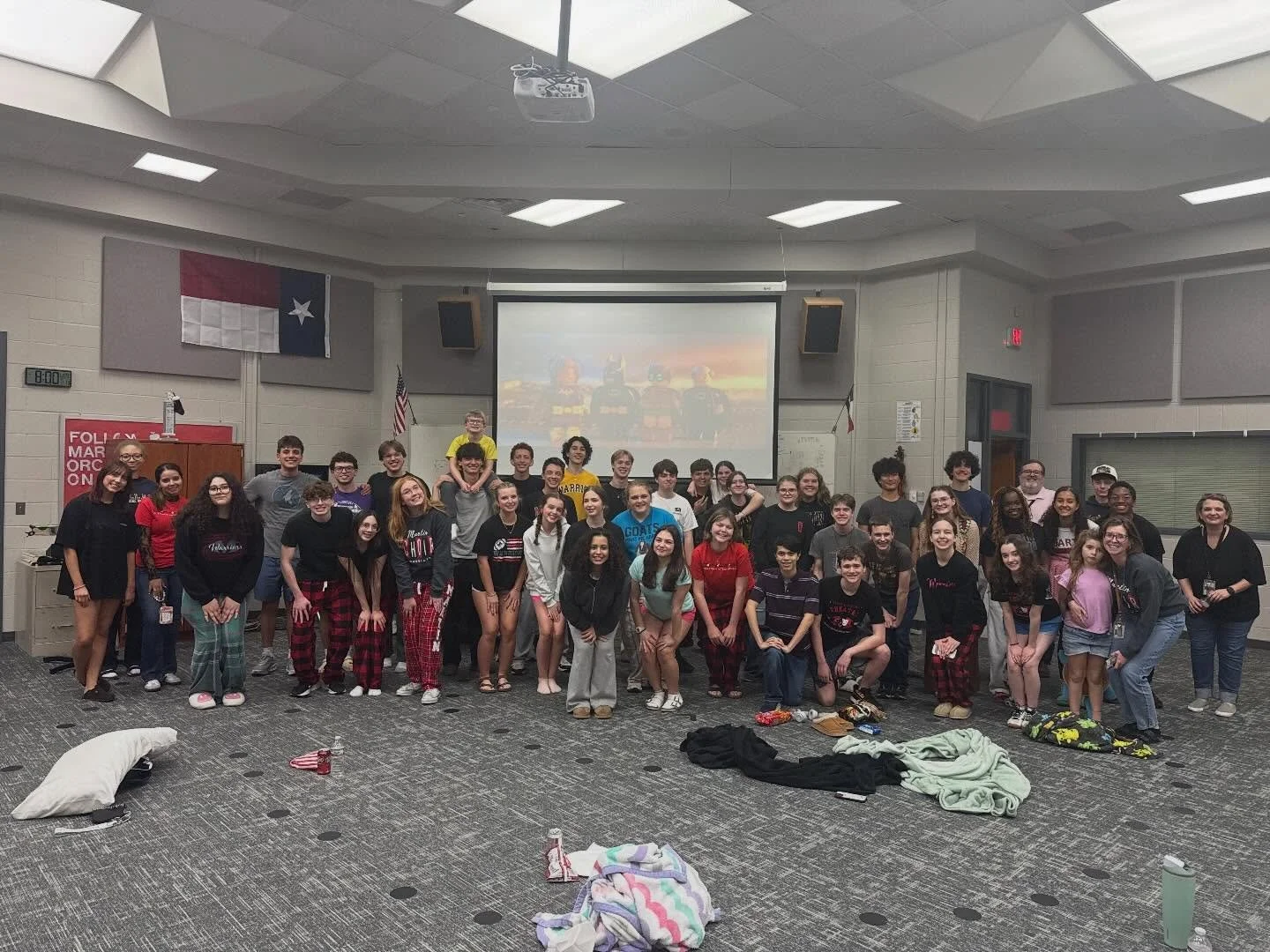 A successful movie night! Thanks to everyone who came and helped!!🍿