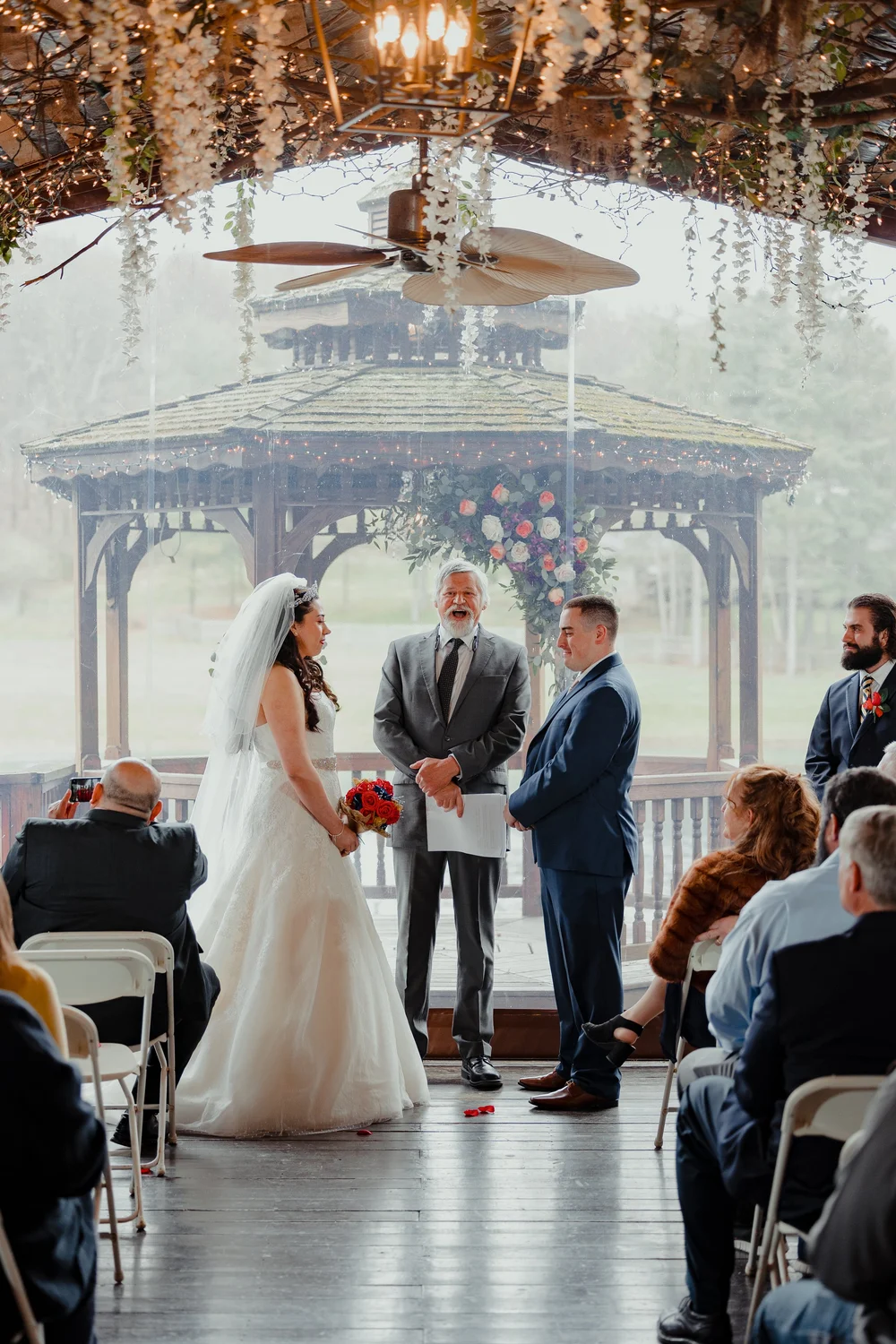 Cheers chalet wedding | Beachweddingtips.com