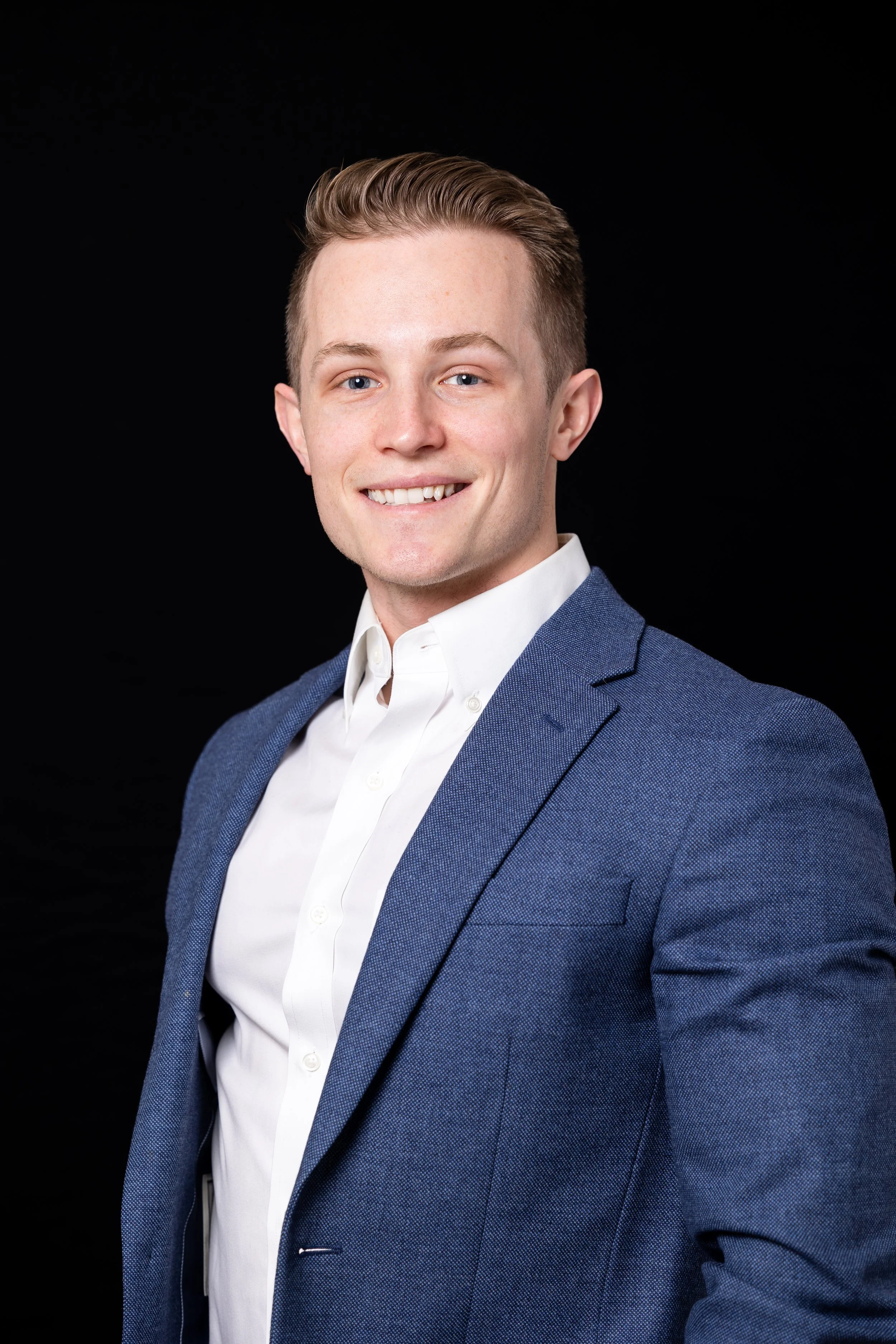 Kyle James-16028.jpg