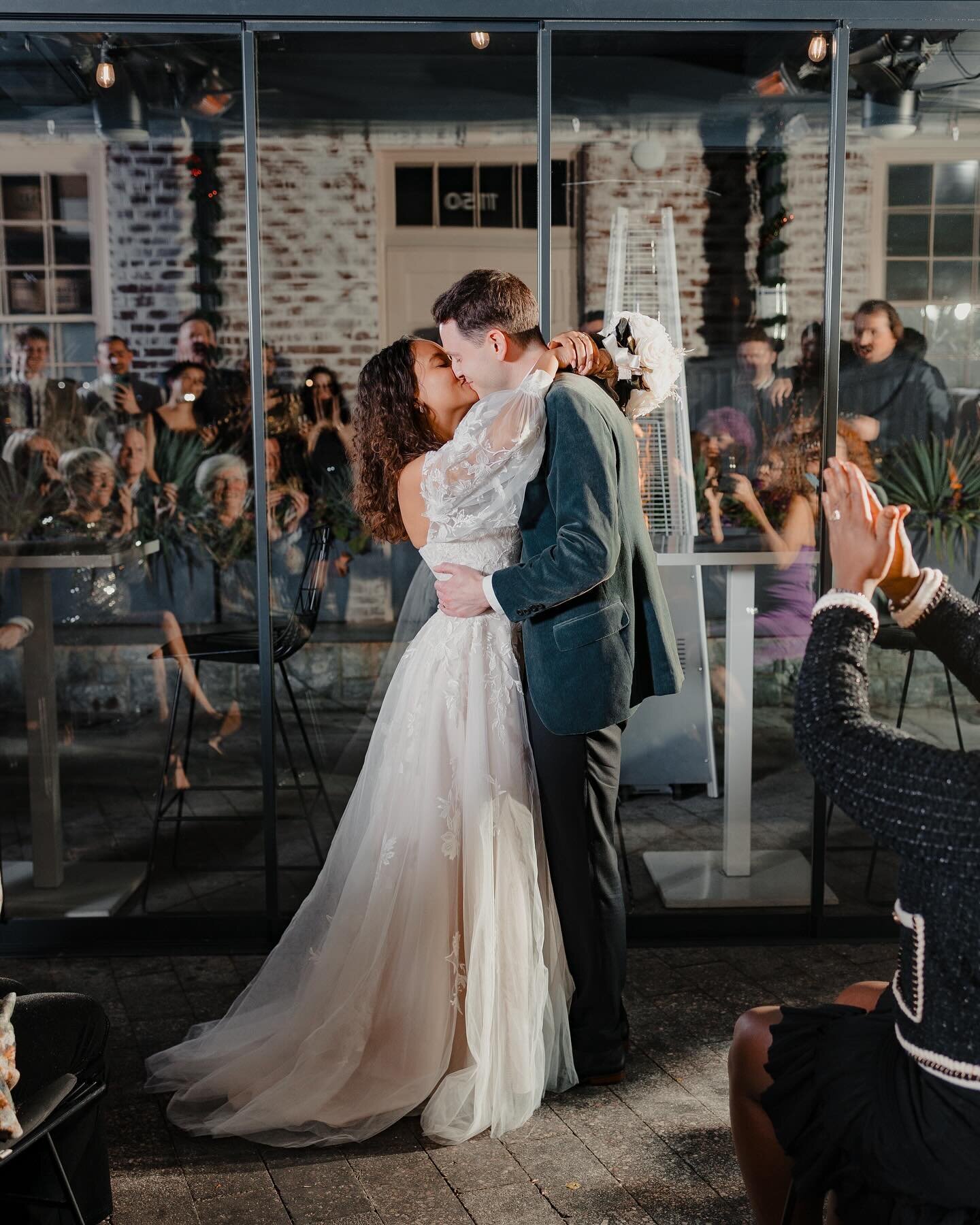 Our 1st post of 2024 is dedicated to my last couple, I + A, who had a lovely NYE wedding last night. The chilly winter night and twinkling lights of @thewharfdc made everything looked extra dreamy! 🥹✨

They told me that this was supposed to be just 