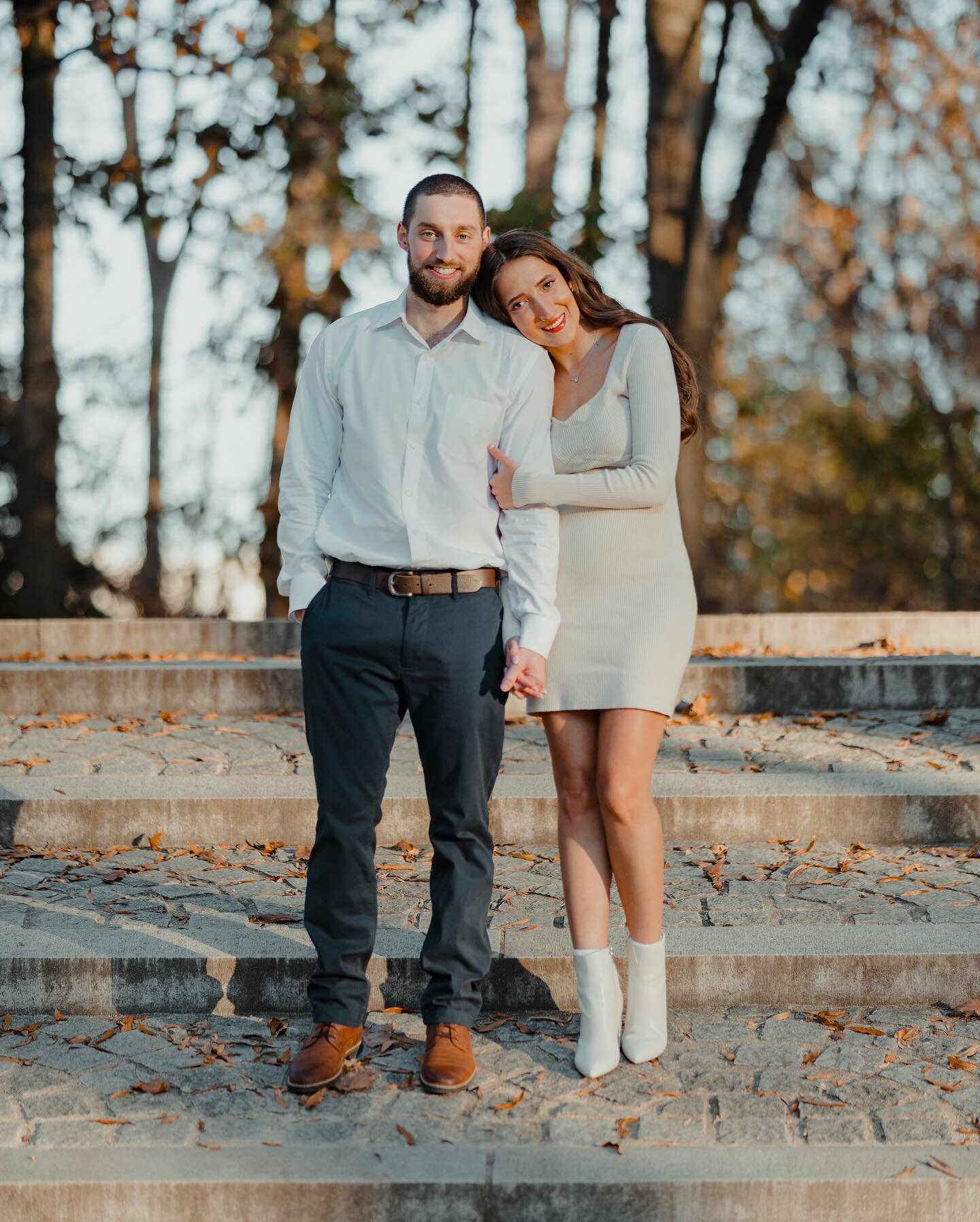 ‼️ 3 Reasons Why You Should Do Engagement Photoshoots at Theodore Roosevelt Island During Winter ‼️

It offers a unique setting for engagement sessions, with several appealing features:

1. Winter Wonderland Setting: The winter season transforms Theo