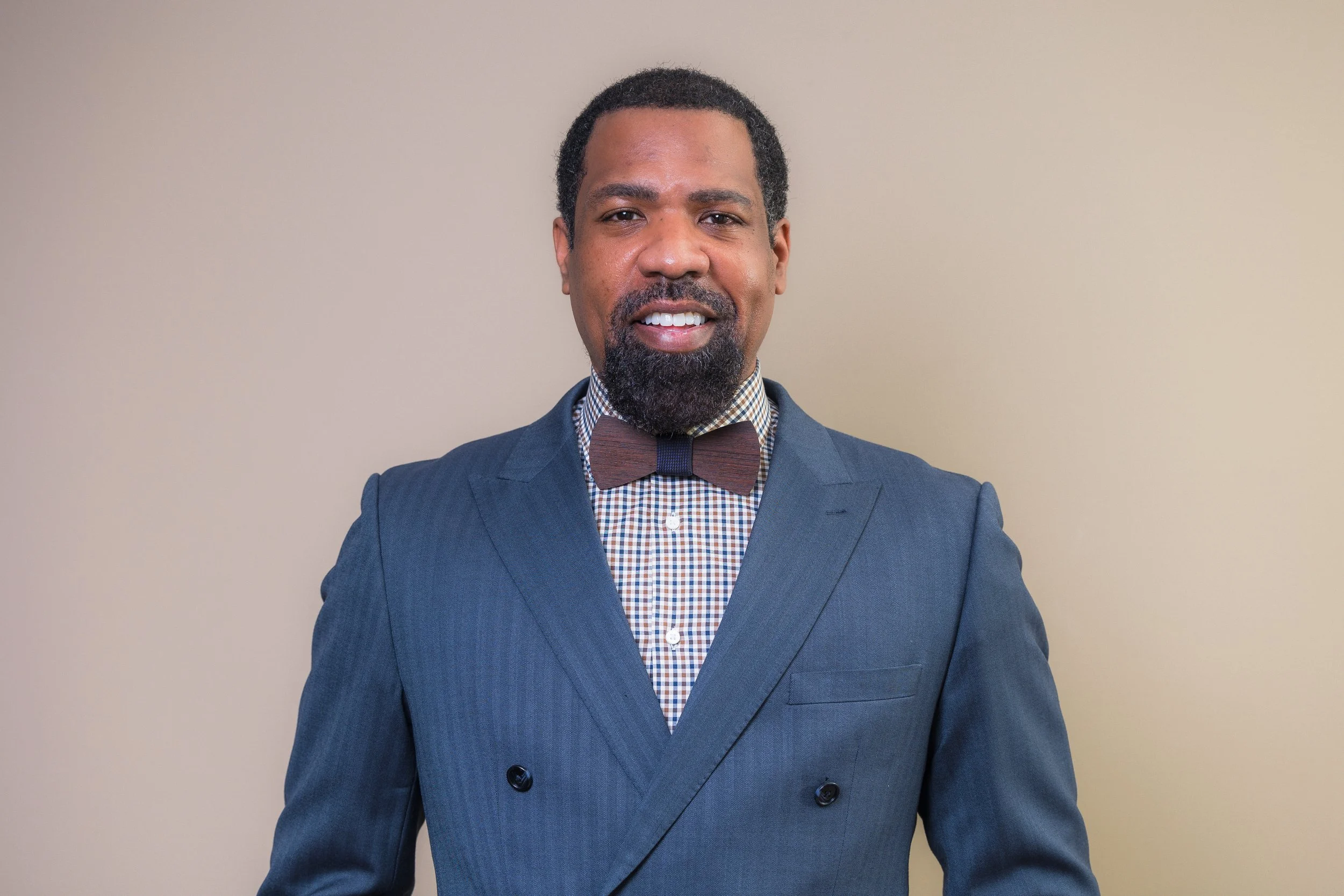LeVar Headshot-25723.jpg