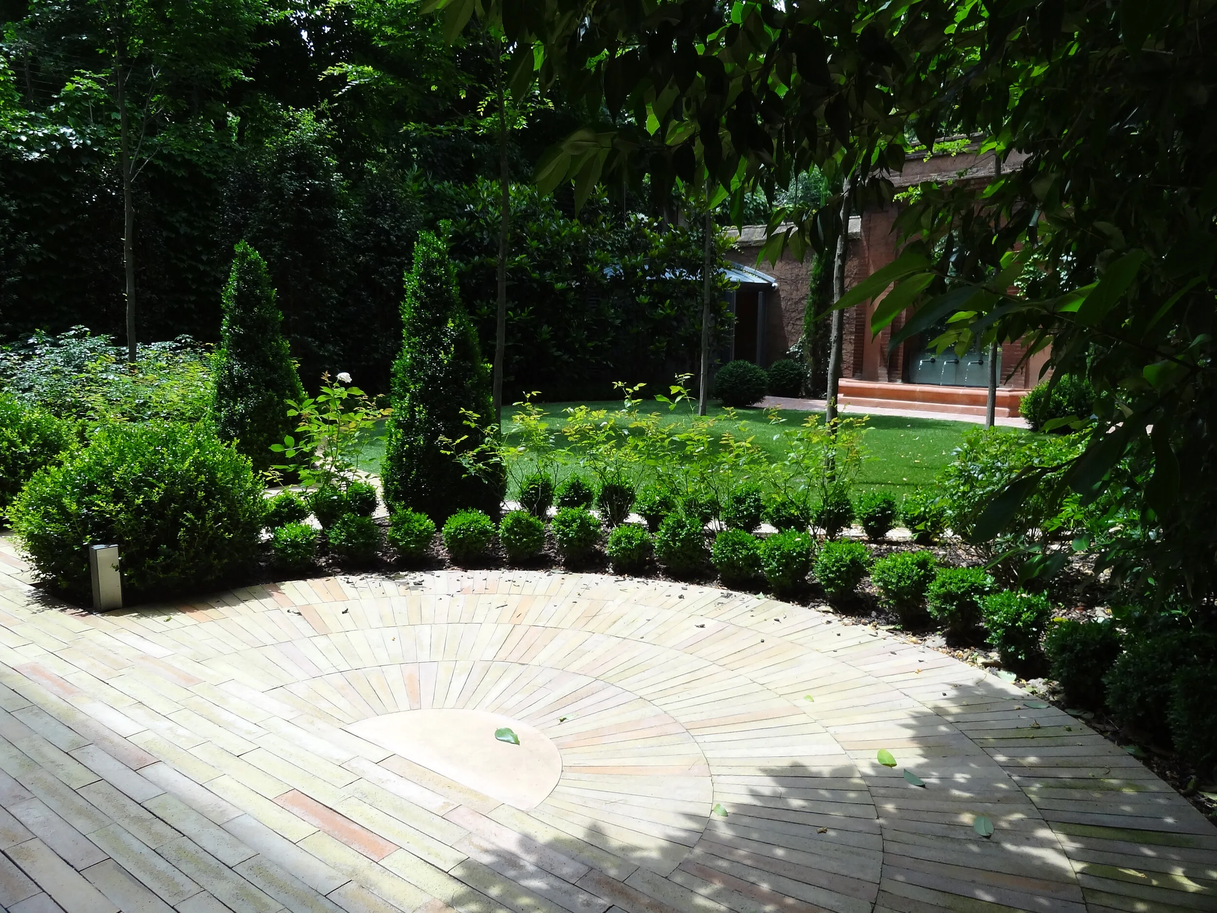 Jardin centre Toulouse 1.JPG