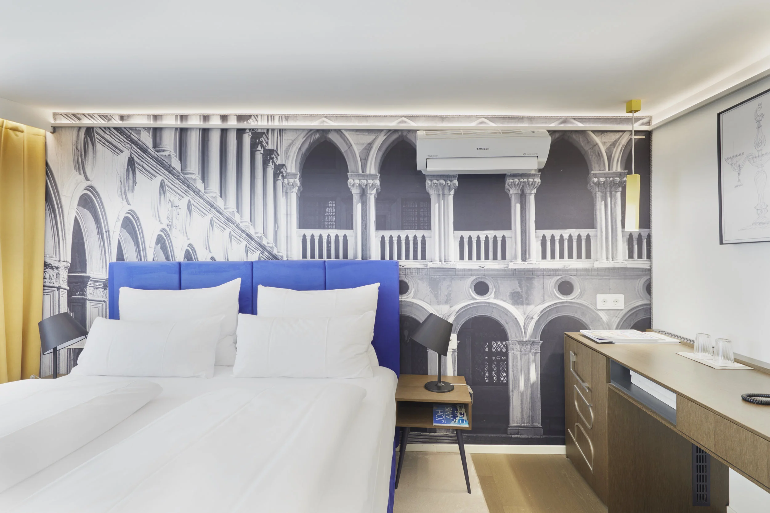 Hotel_Zimmer_2Jpeg_72_dpi_Adobe_RGB_Web.jpg