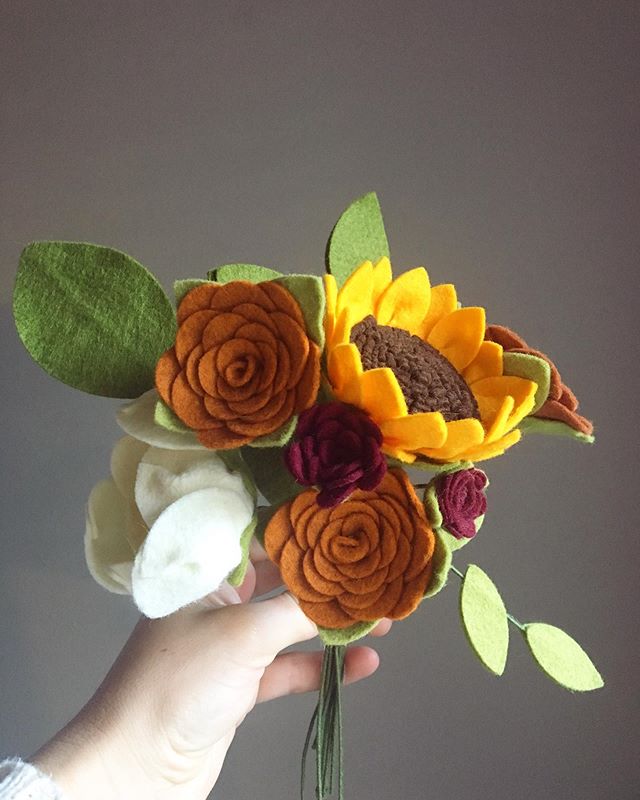 || G I V E A W A Y || To celebrate reaching the 3,000 follower mark + the Thanksgiving season, I&rsquo;m celebrating by giving away this autumn bouquet!
.
Here&rsquo;s how it works: Tag a friend in the comments with something you&rsquo;re thankful fo