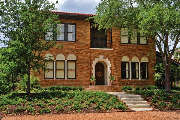 143 East Agarita