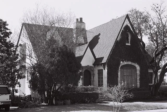 126 West Agarita