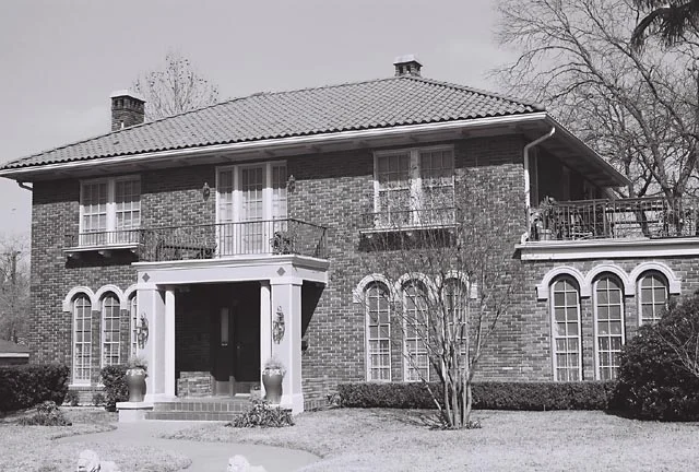 329 West Agarita