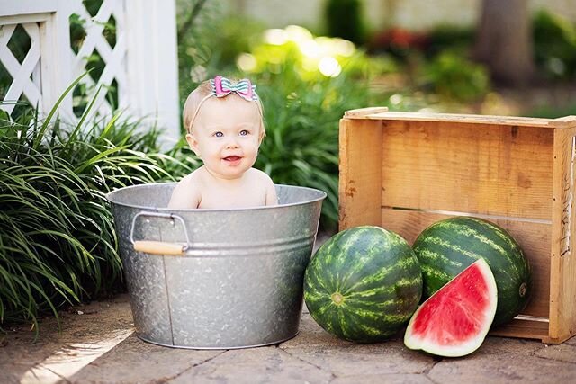 We did a lemon setup for Harper&rsquo;s newborn session and then a watermelon setup for her one year! She is the cutest and her whole face just lights up when she smiles. Happy first birthday! 🍉 
#glasslanternphotography #topekaphotographer #topekaf