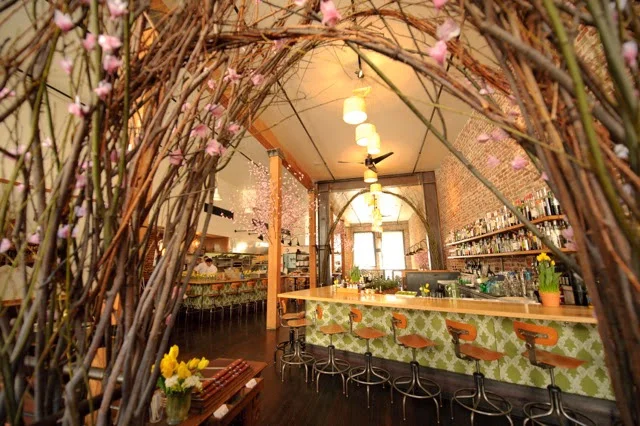 AQ Restaurant | Spring