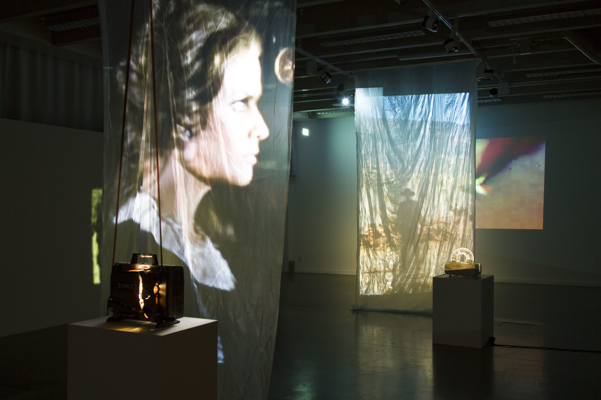 The texture and the rhythm of the mundane_50.jpg