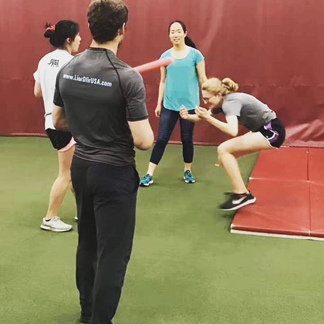 Women's self-defense 🦸&zwj;♀️
🤺
#selfdefense #kravmaga #womensfashion #women #coach #girl #girlpower #mma #protection #training #safety #superwoman