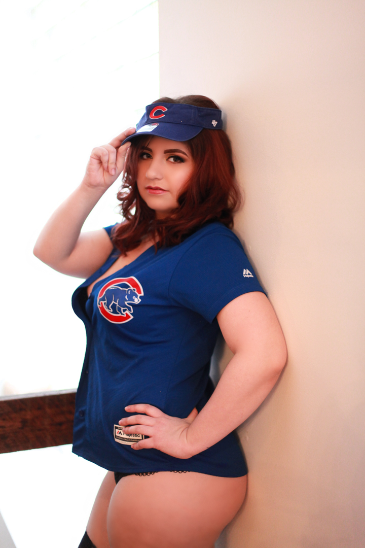 Chicago-Pinup-Boudoir-Photography-Cubs-Girl-On-The-Wall