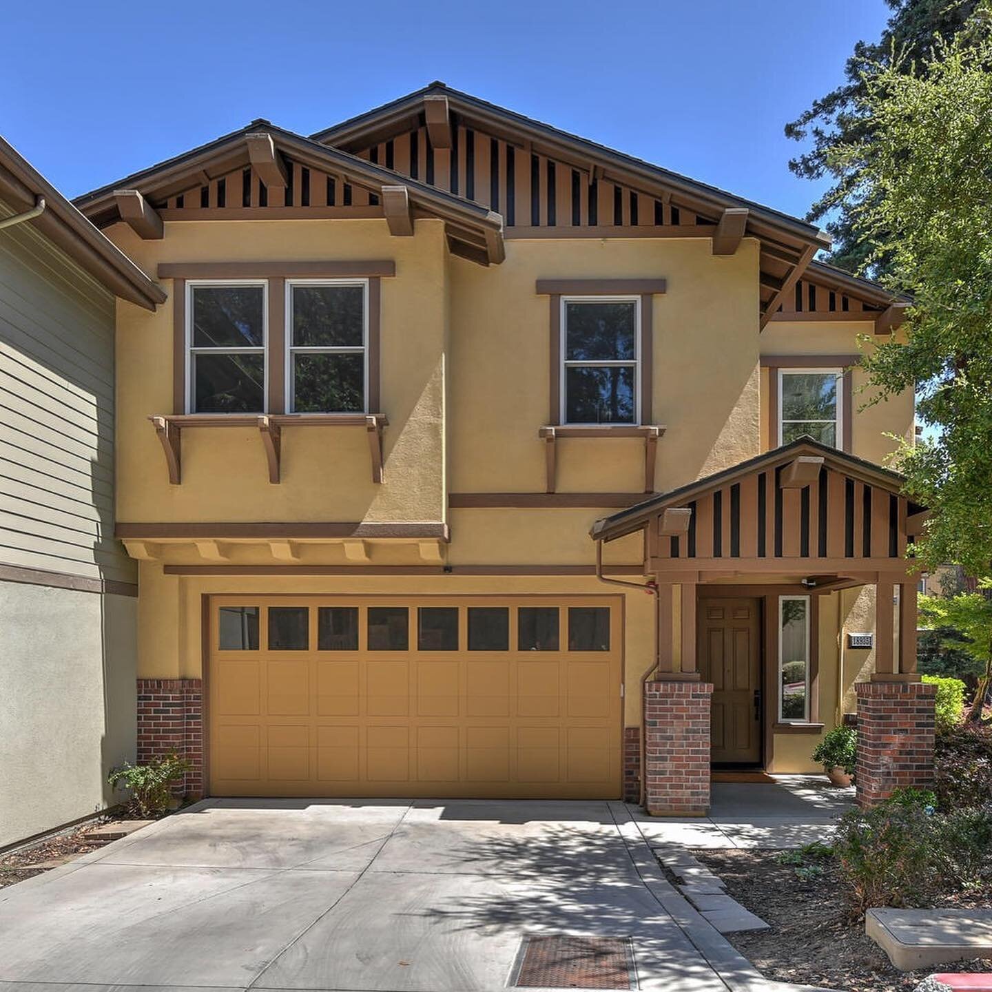 Open House:
3 🛏 | 2.5 🛁 | 2 🏎 
2,441 sq/ft
18935 Brookside, Saratoga
-
Attached Single Family #Home Close Walking Distance To #Downtown #Saratoga! Built in 2012, This Gorgeous Property Is Hidden Amongst Redwood Trees and Nestled In Quiet Serene Ne