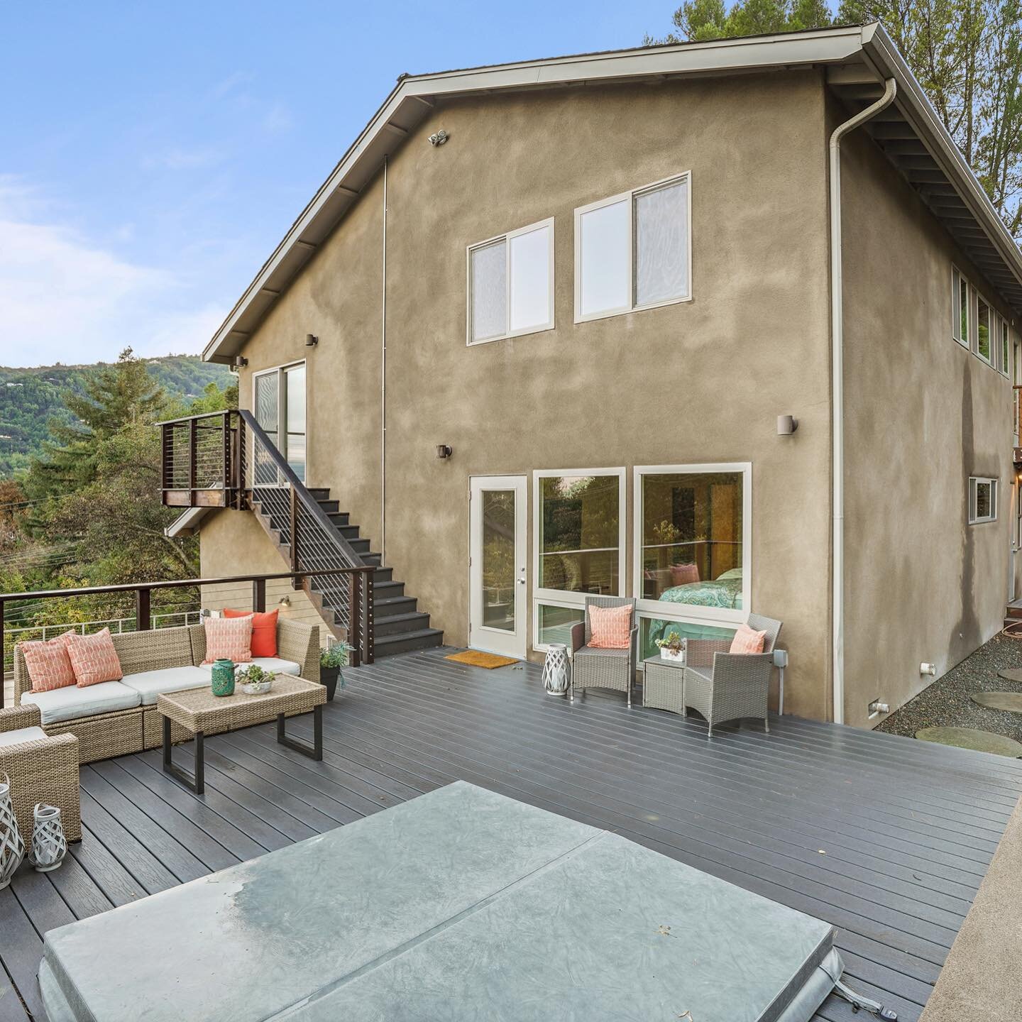 Open House:
4 🛏 | 4 🛁 | 3 🏎 
2800 sq/ft | 0.54 lot
21043 Canyon View, #Saratoga
-
Stunning. Absolutely Stunning. Come Check Out This Newest Listing Tomorrow. Remodeled From Ground Up 8 Years Ago. Modern Green Home With Amazing Views. Seriously One