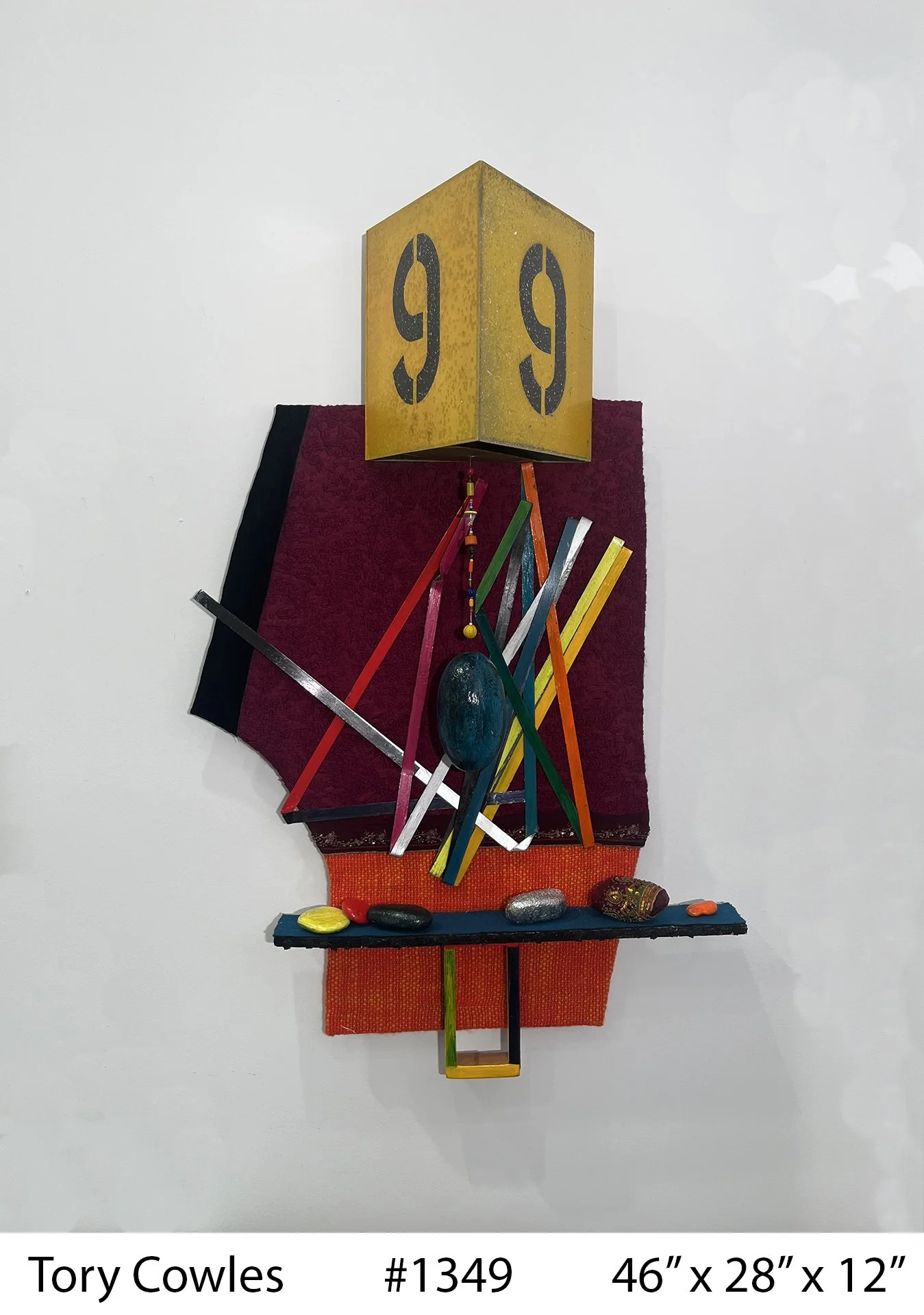 S1349 triangle 99, 46x28x12 300p L copy.jpg