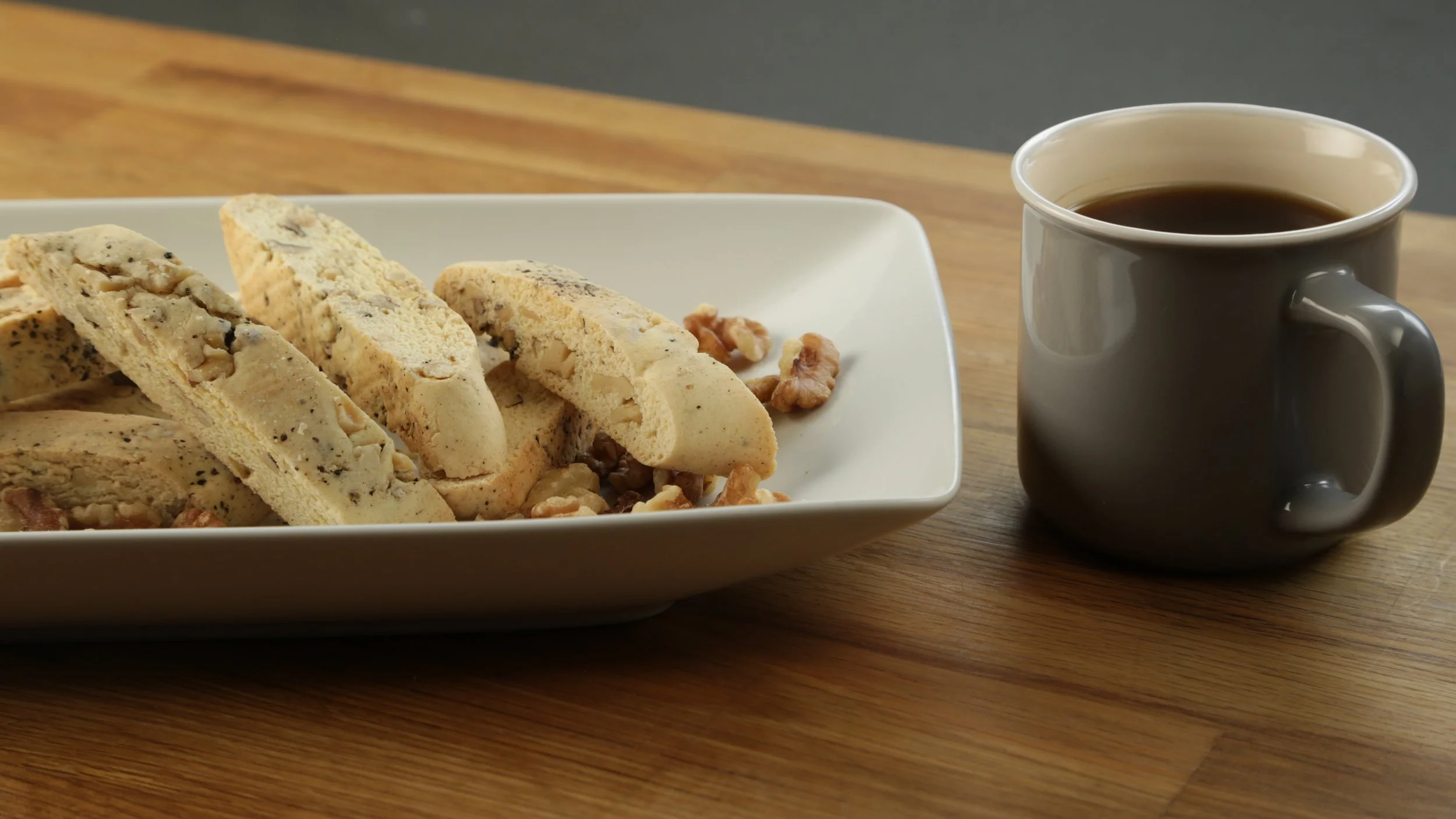 Walnut Black Pepper Biscotti (dozen)