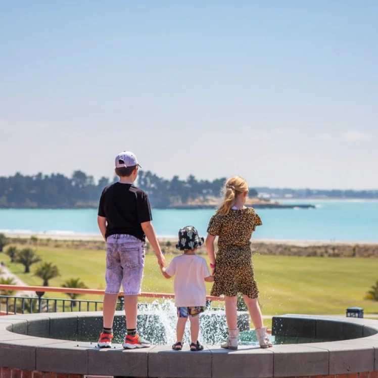SEASIDE SUMMER IN TIMARU