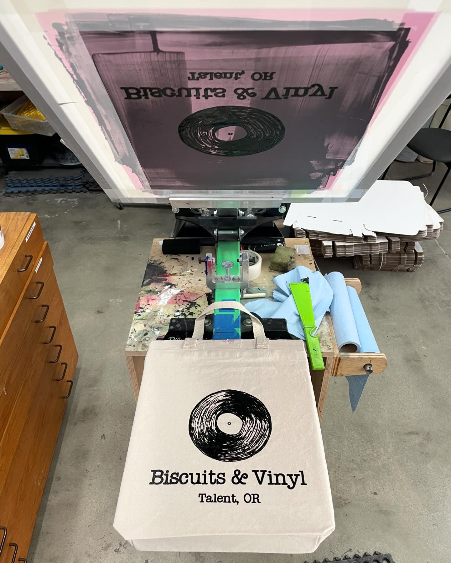 Printed up a fresh batch of totes this morning over at our neighbors @talentmakercity 

These will be available for purchase at the shop this week. Also planning to do a $2 record/$20 tote sale on Saturday May 11 (weather permitting) so save the date