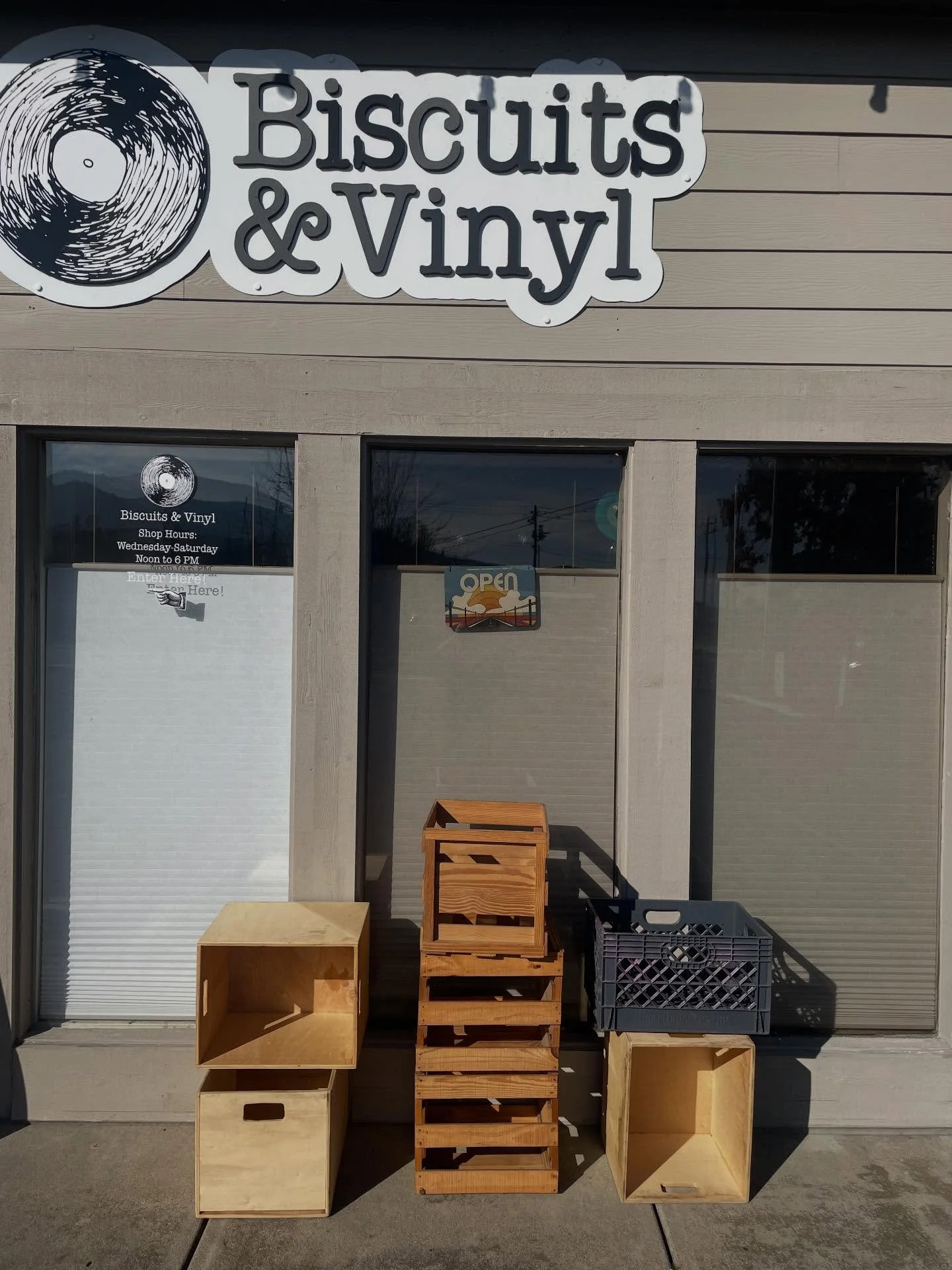 FREE CRATES! 

A little bit weathered and could use some TLC but they still hold records. All yours if you want em. 🤑

Open Wednesday through Saturday 
Noon to 6 PM 

#supportyourlocalrecordstore