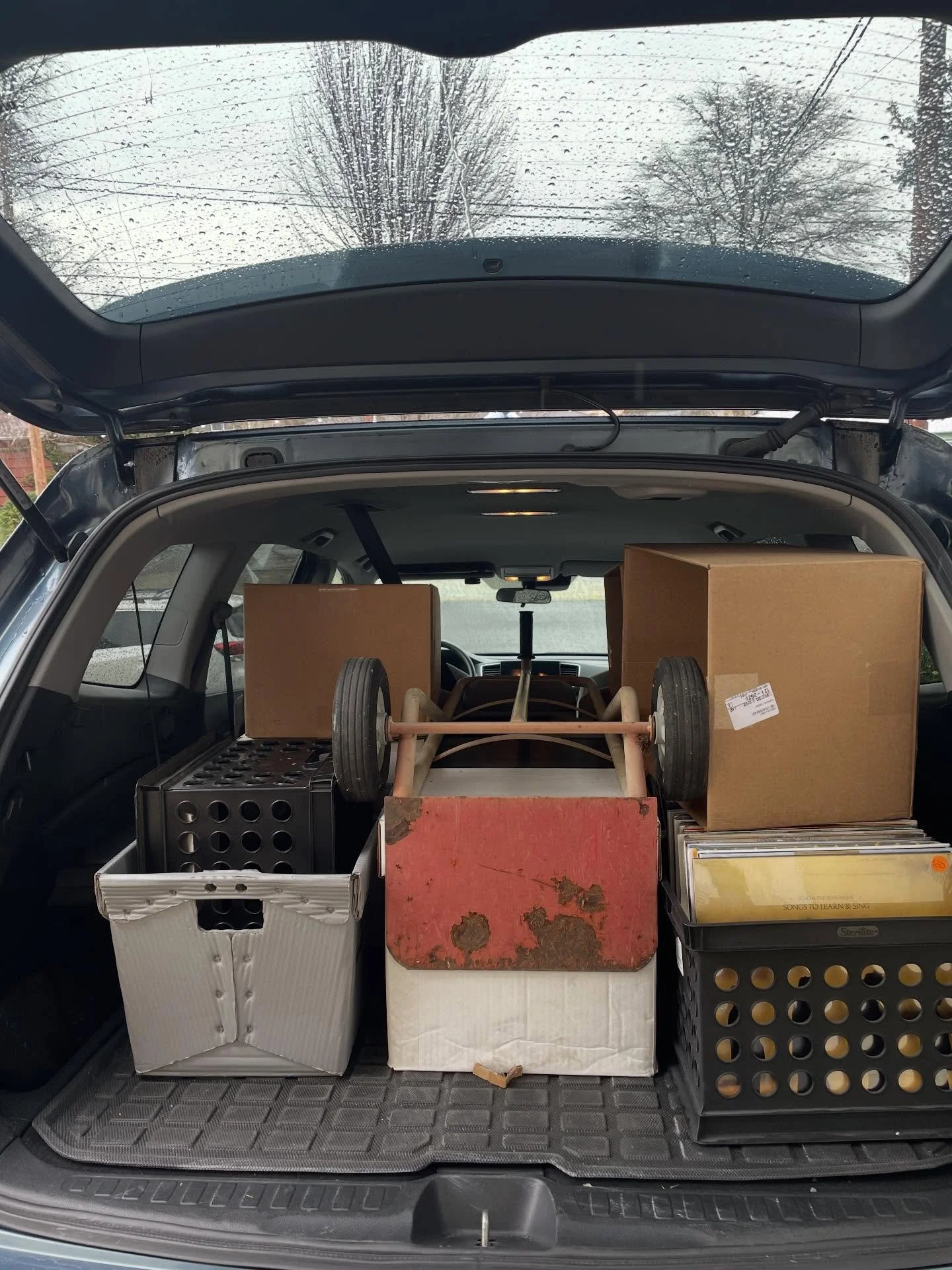 All loaded up and heading to @resistancewineco for Vintage, Vino, and Vinyl. Should be up and running by noon. SHOP IS CLOSED so cruise out if you want to dig! 

#supportyourlocalrecordstore