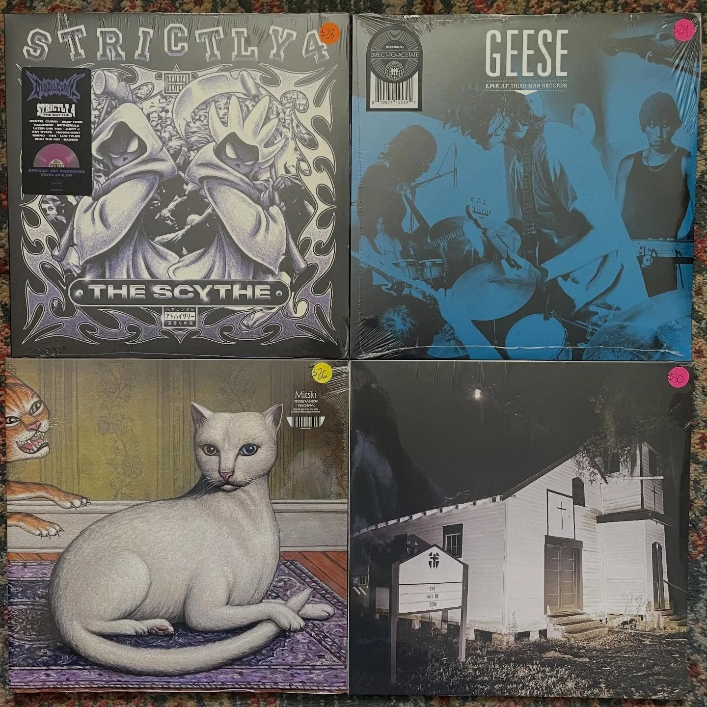 Got a few new releases/reissues heading to the shop today. Come through and scoop something new to spin this weekend. Open noon to 6 

#supportyourlocalrecordstore