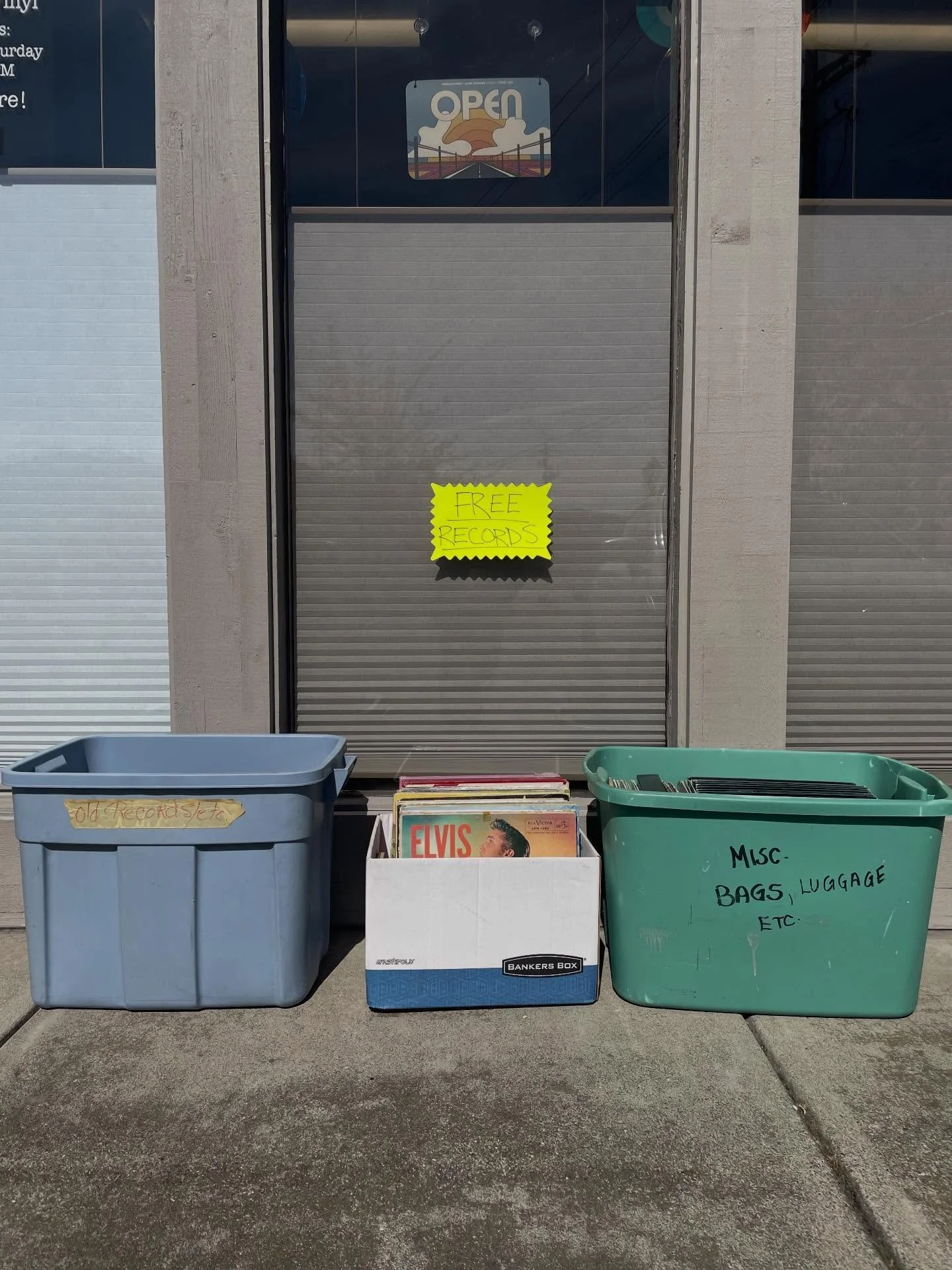 FREE RECORDS!
All yours if you want em. 
Open til 6

#supportyourlocalrecordstore