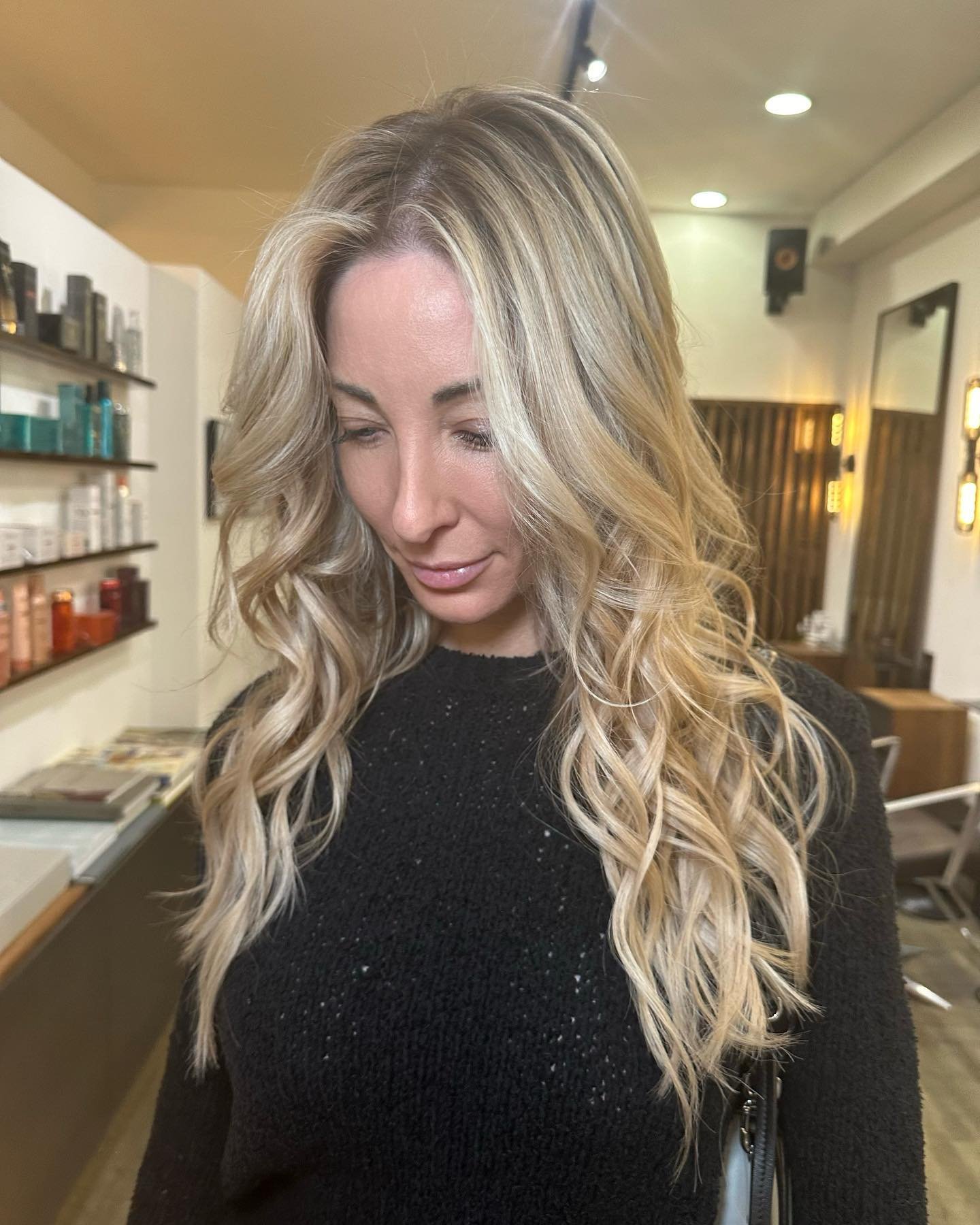 Heather 🤍

Color by @hairbymichellee_t 

#matonosalon 
#blondebalayage 
#blondehighlights 
#nychaircolorist